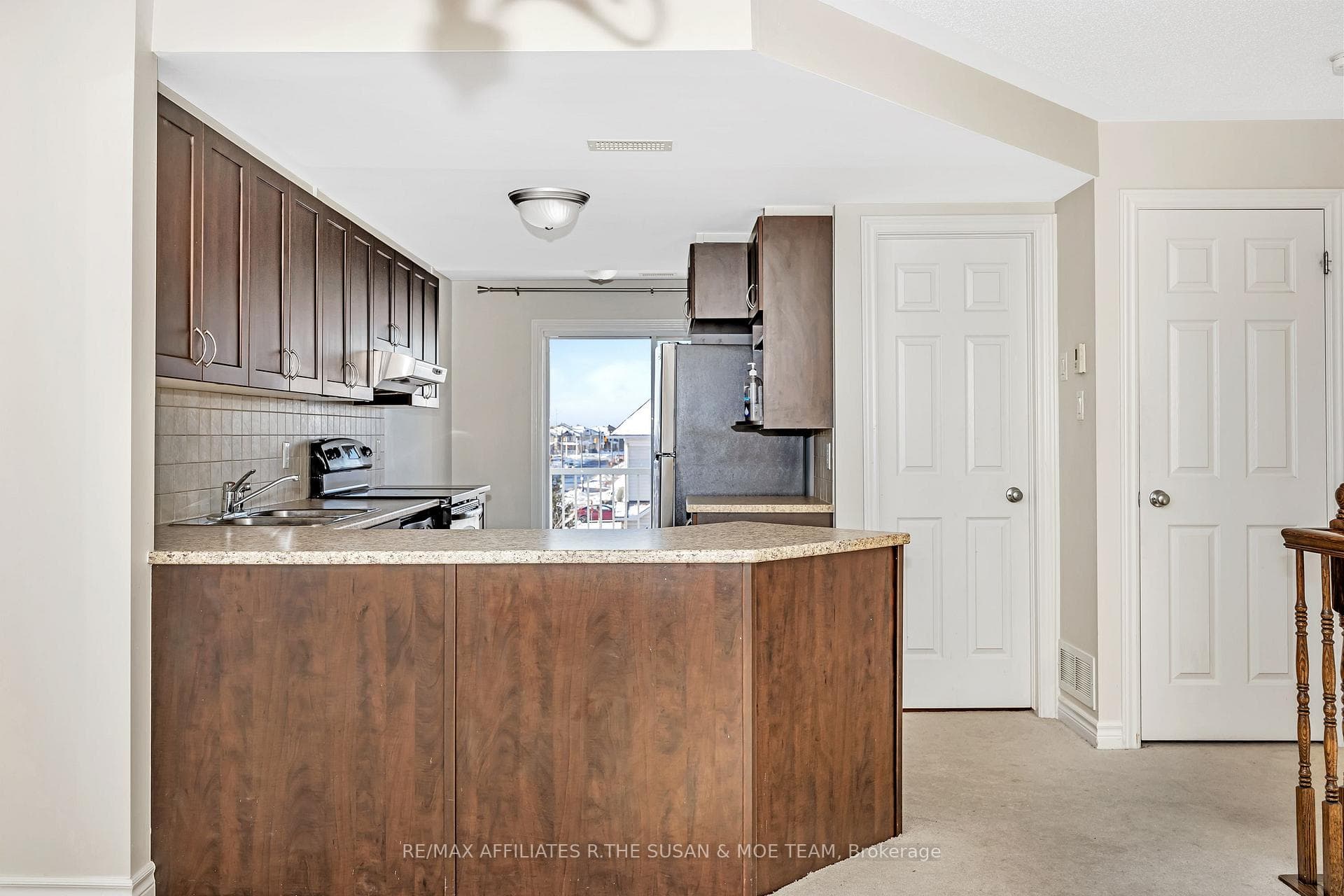 753 Lakeridge Drive photo 13