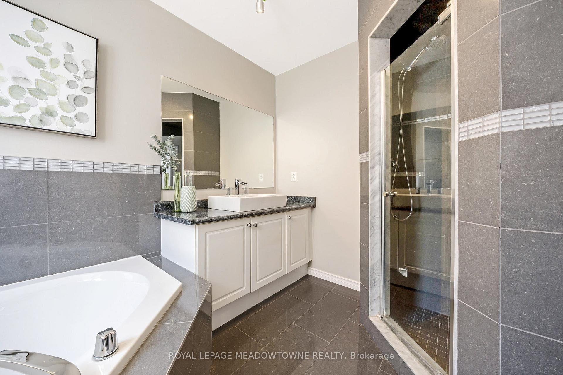 207 Sherwood Road photo 22