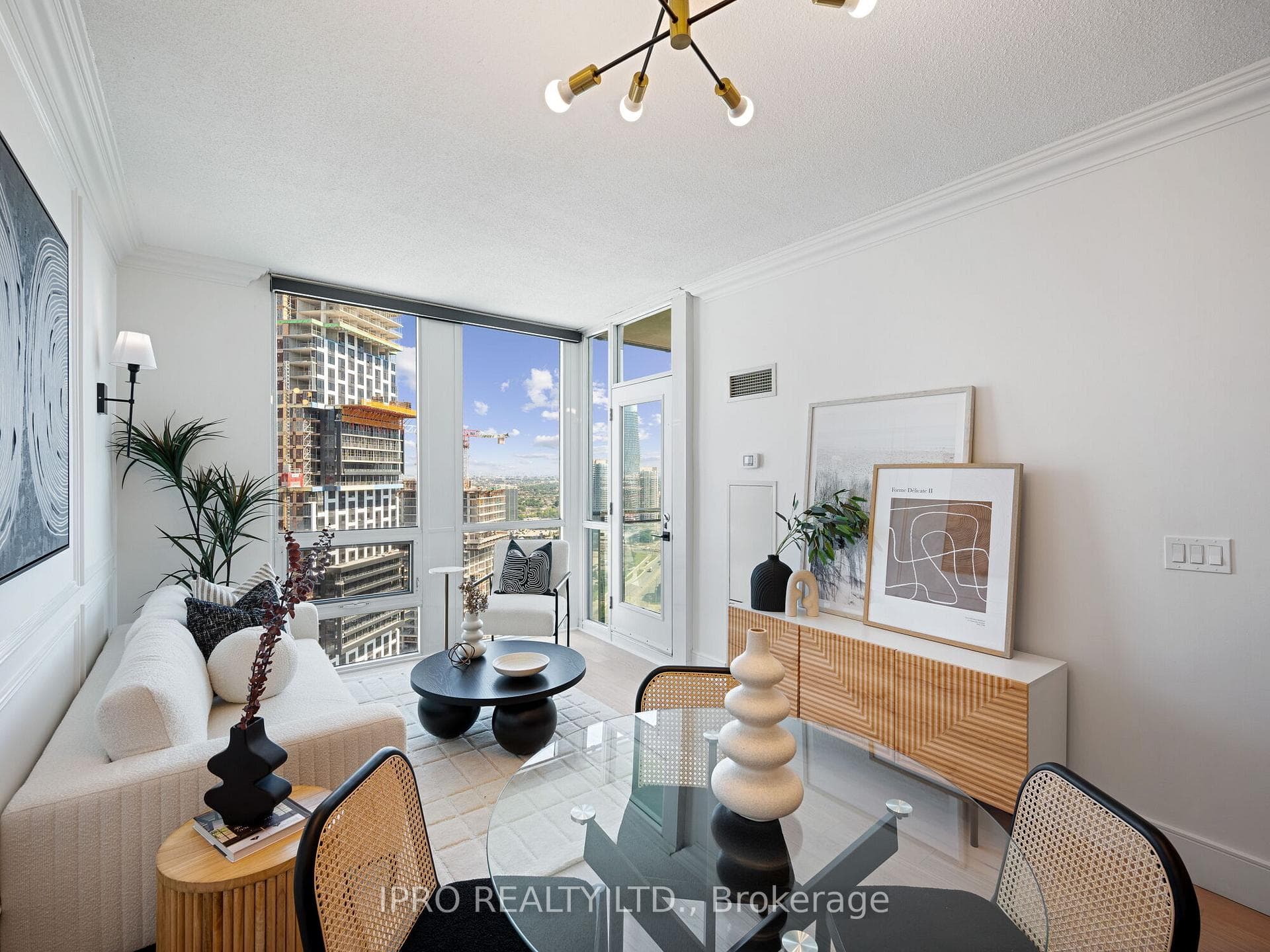 220 Burnhamthorpe Road Unit 2801 photo 3