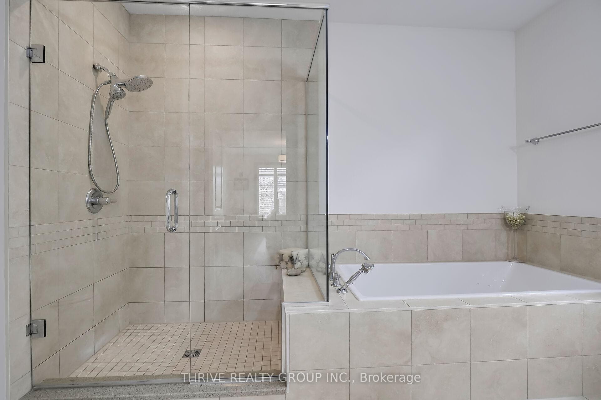 3278 Colonel Talbot Road Unit 213 photo 25