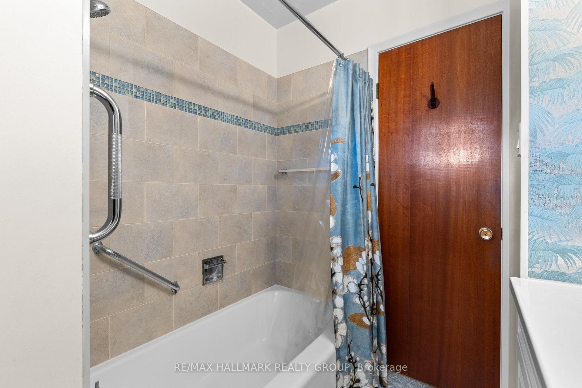 112 Ellis Avenue photo 20