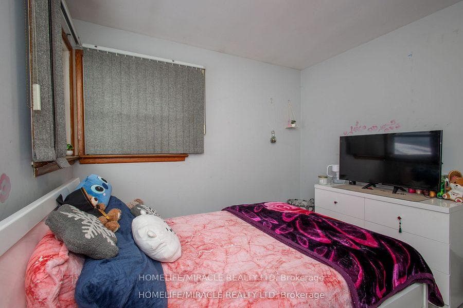 1171 Oxford Street photo 11