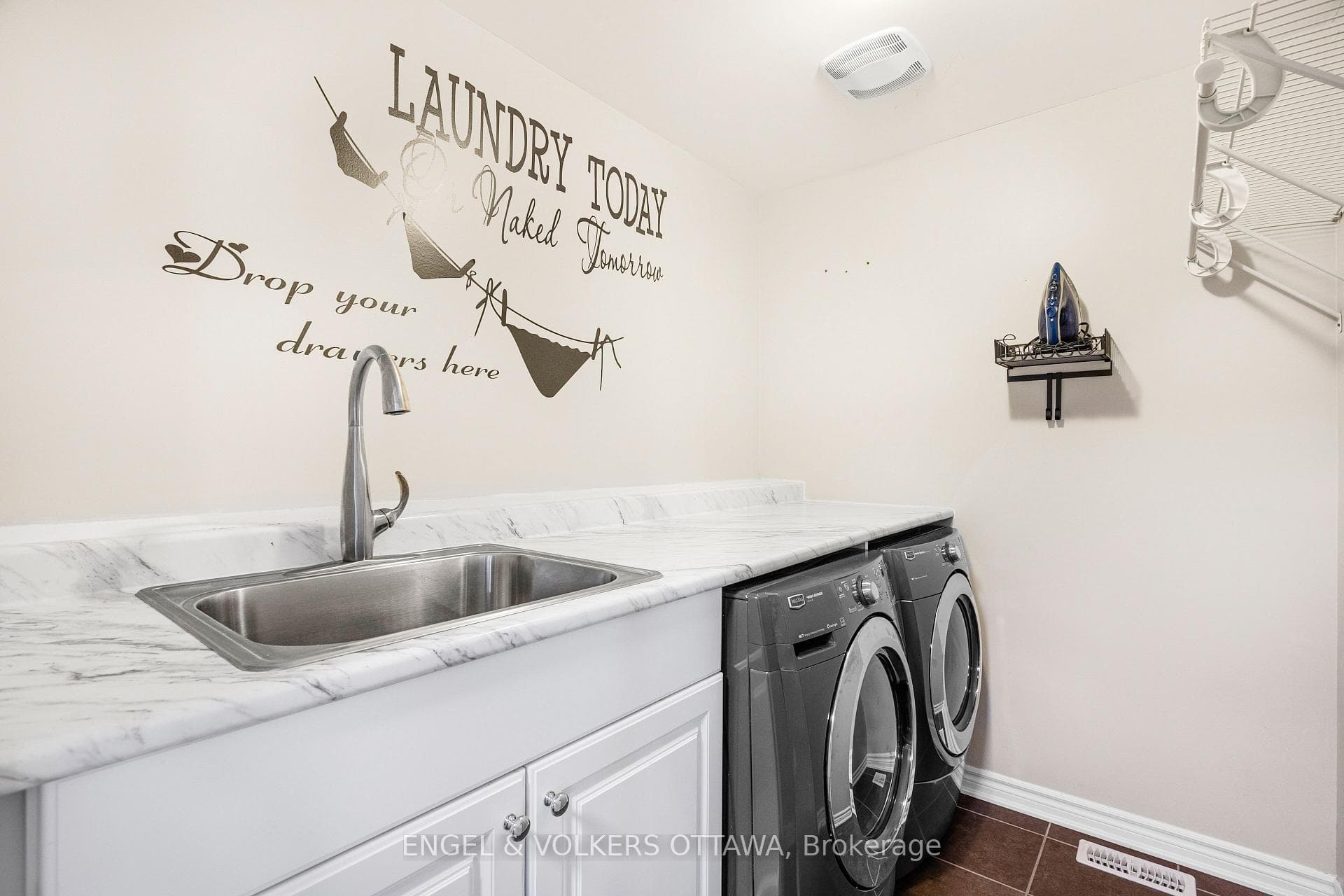 520 Brigatine Avenue photo 28