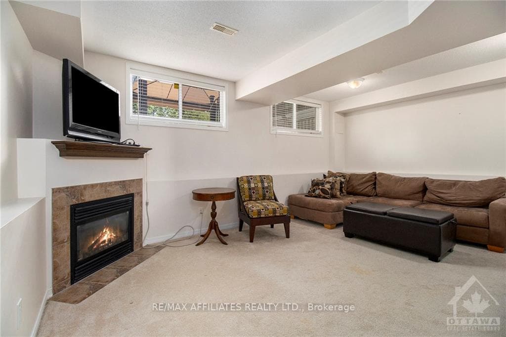 250 PARKROSE photo 18