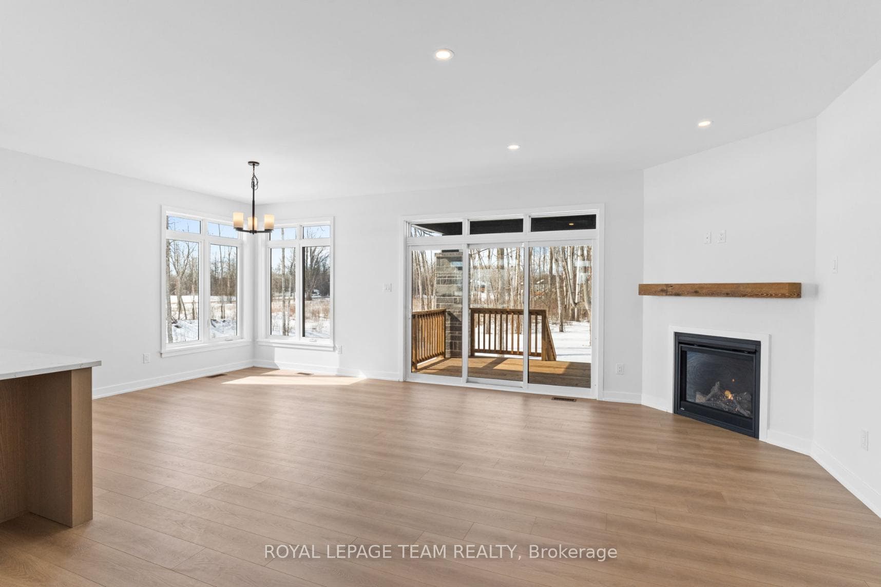 70 TENNANT Drive photo 16