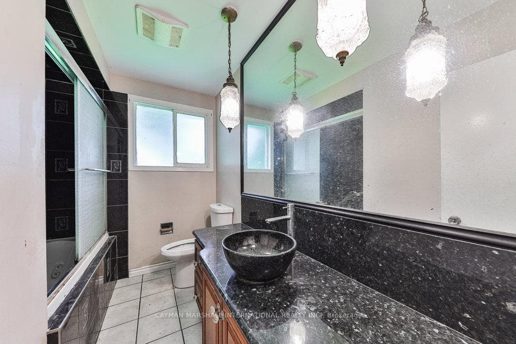 1591 Lewisham Drive photo 8