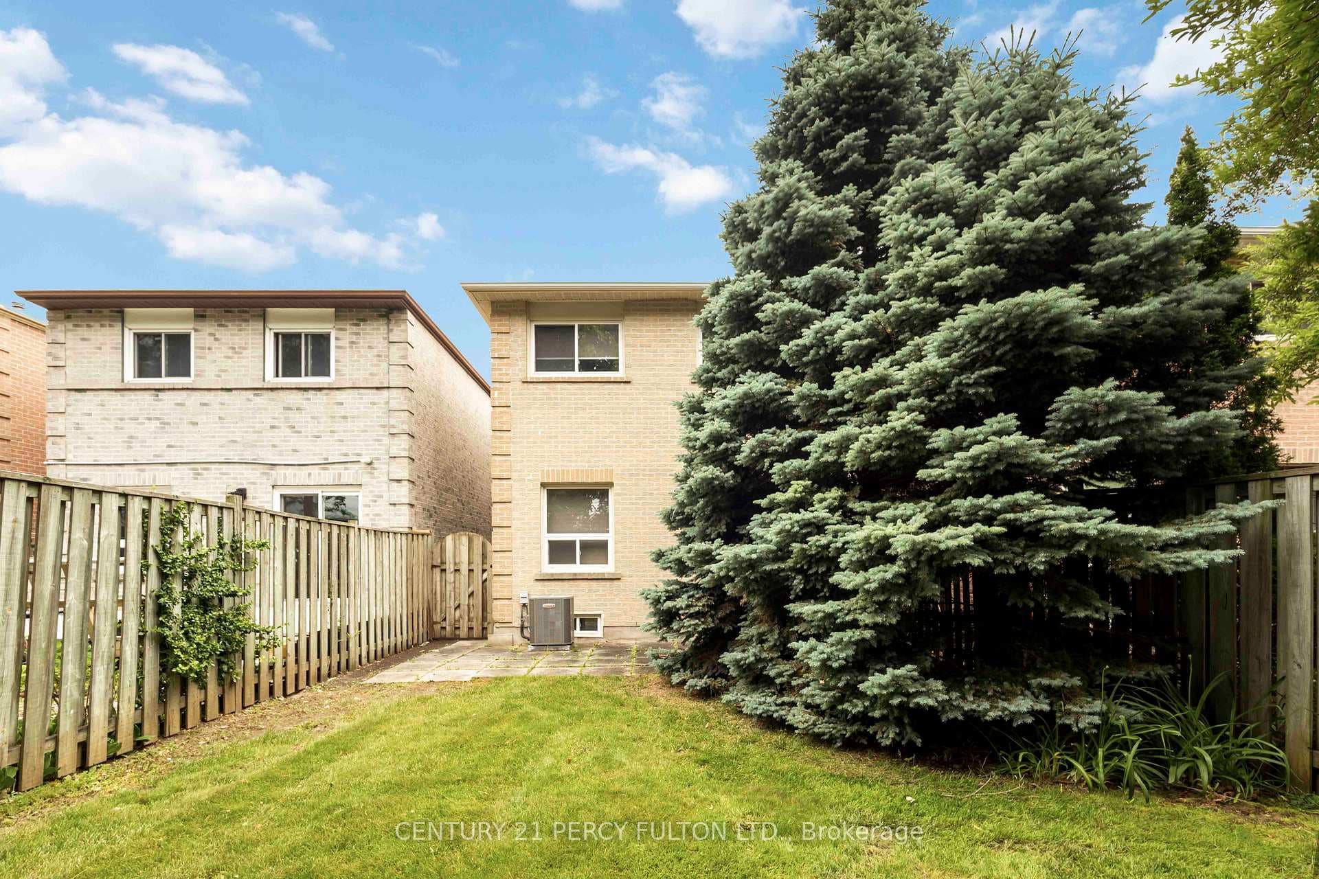 163 Roxanne Crescent photo 10