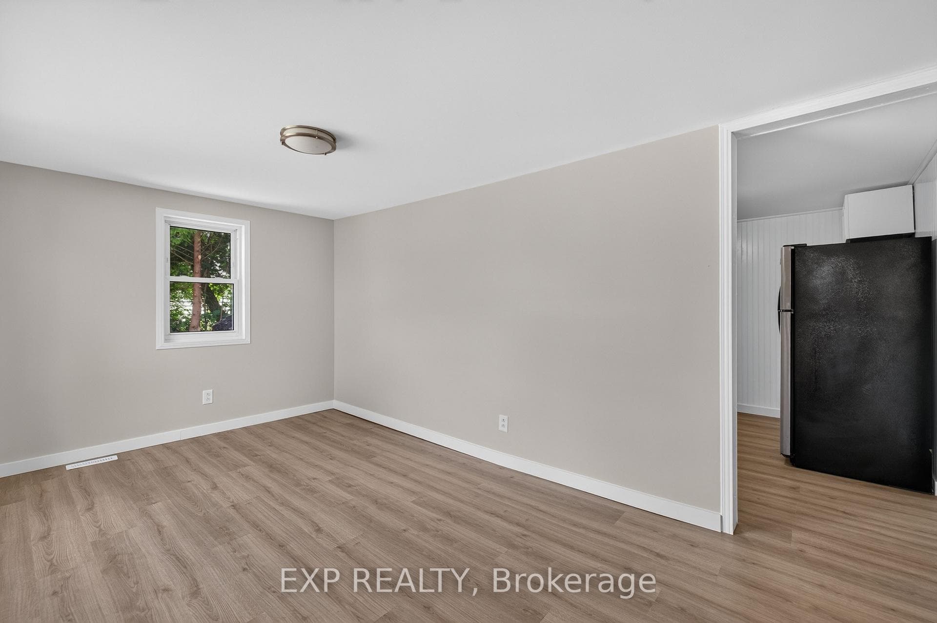 146 Whiting Street photo 6