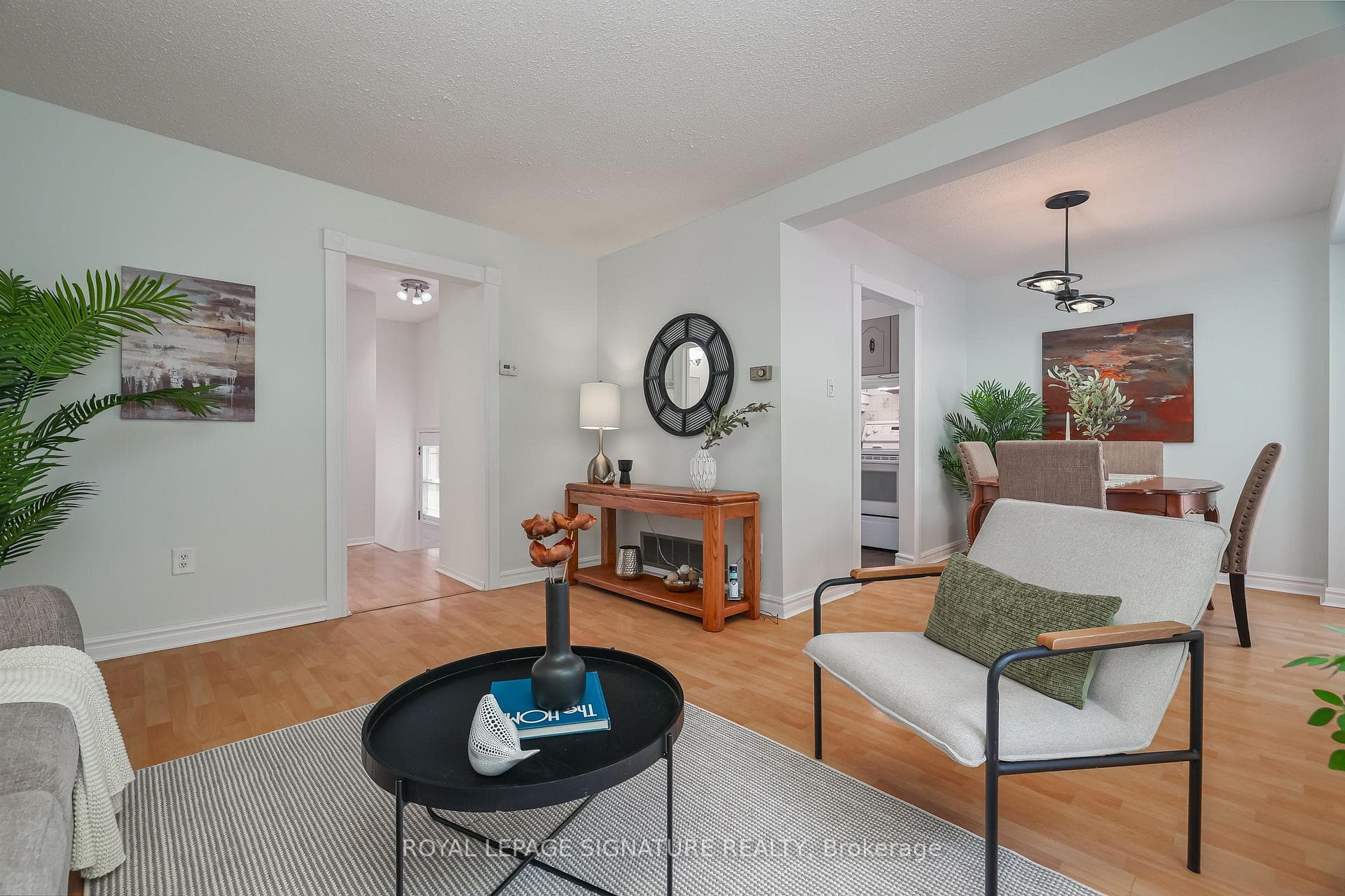 Living room/Dining room