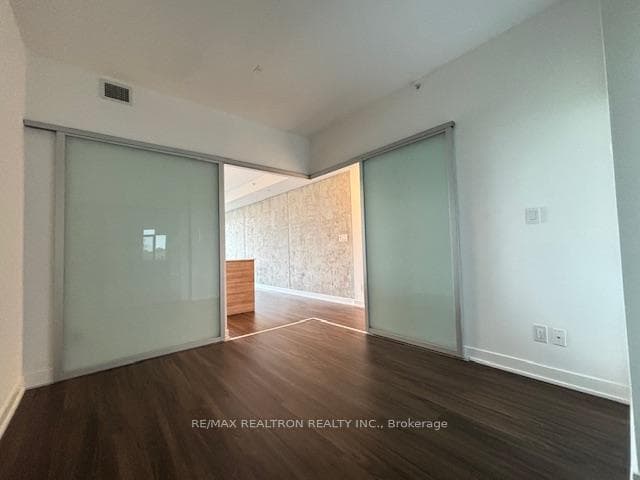 205 Manning Avenue Unit #301 photo 5