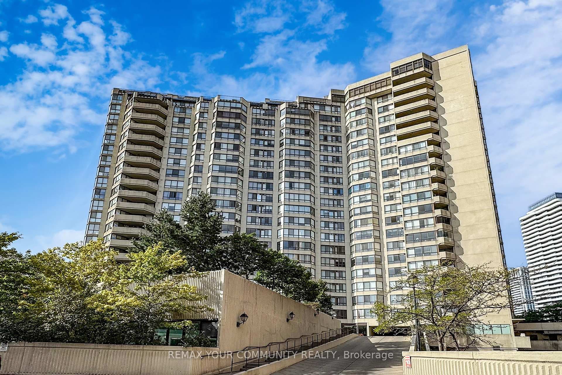5444 Yonge St.
