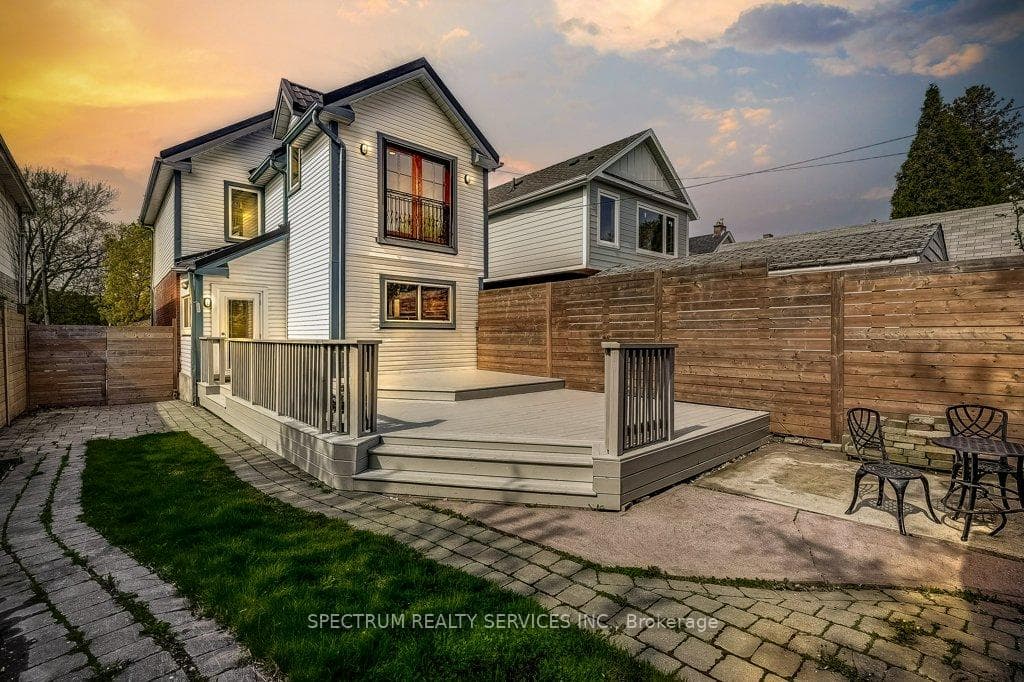 215 Rosemount Avenue photo 17
