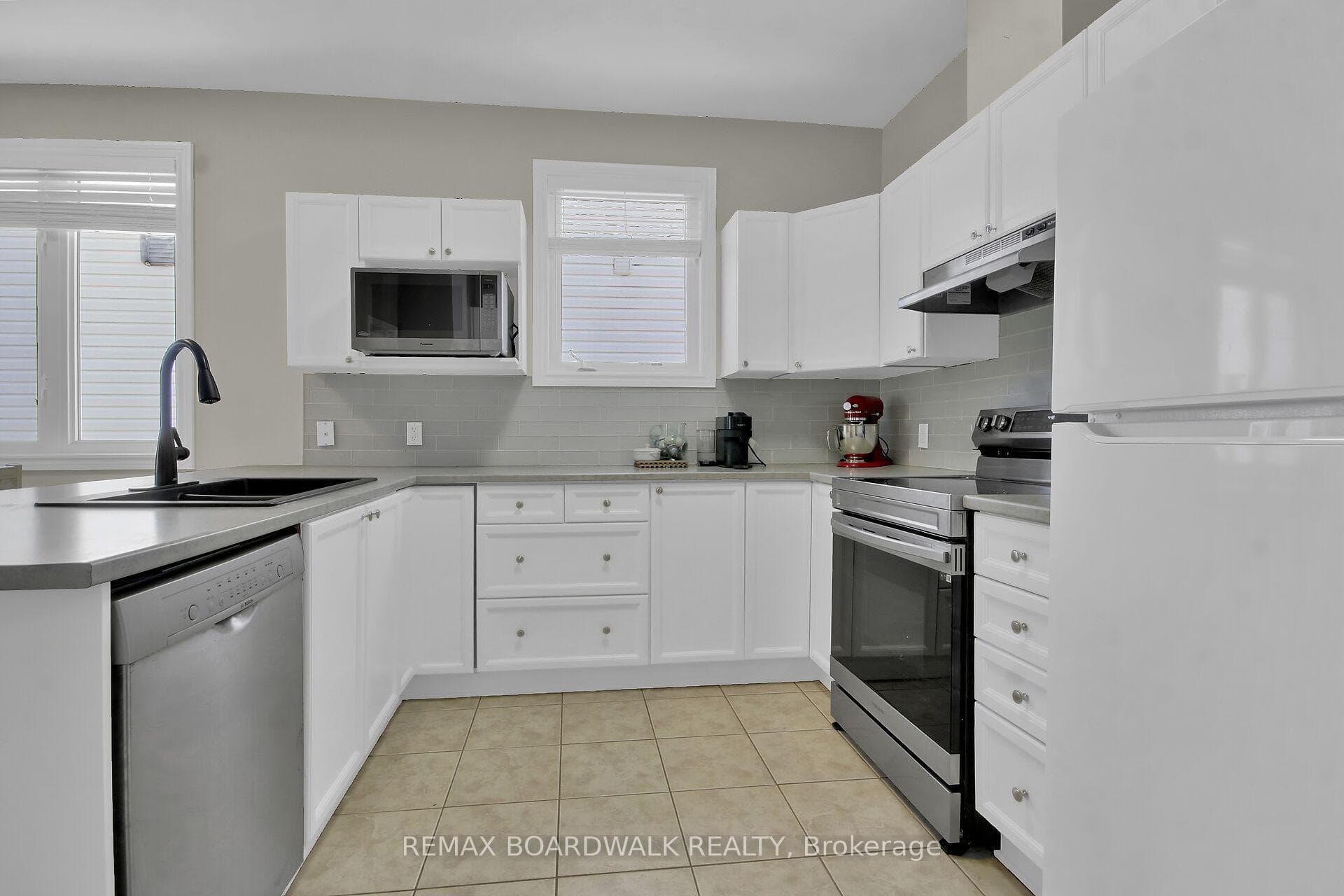 48 Maricona Way photo 17