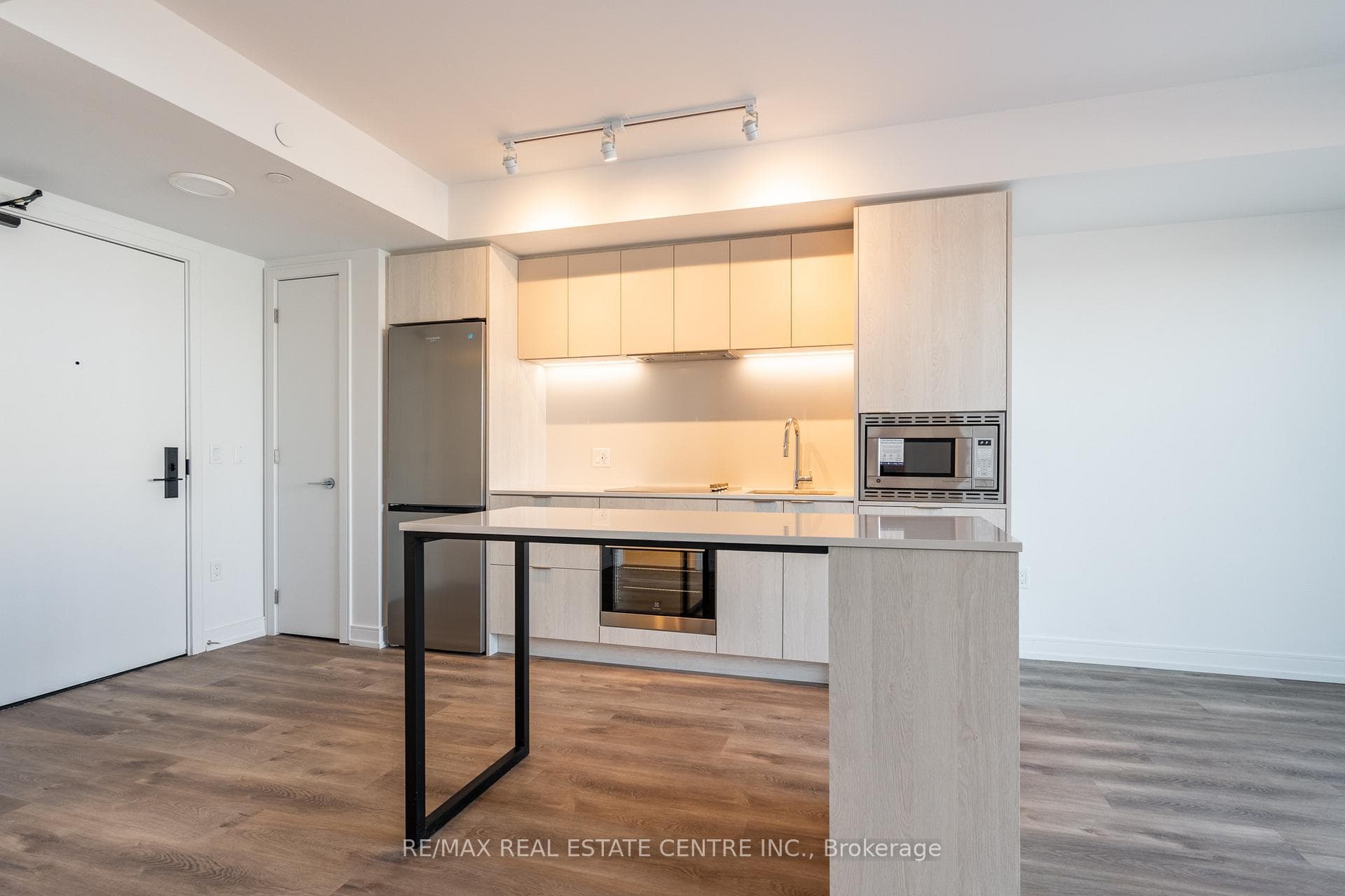 1 Jarvis Street Unit 513 photo 6