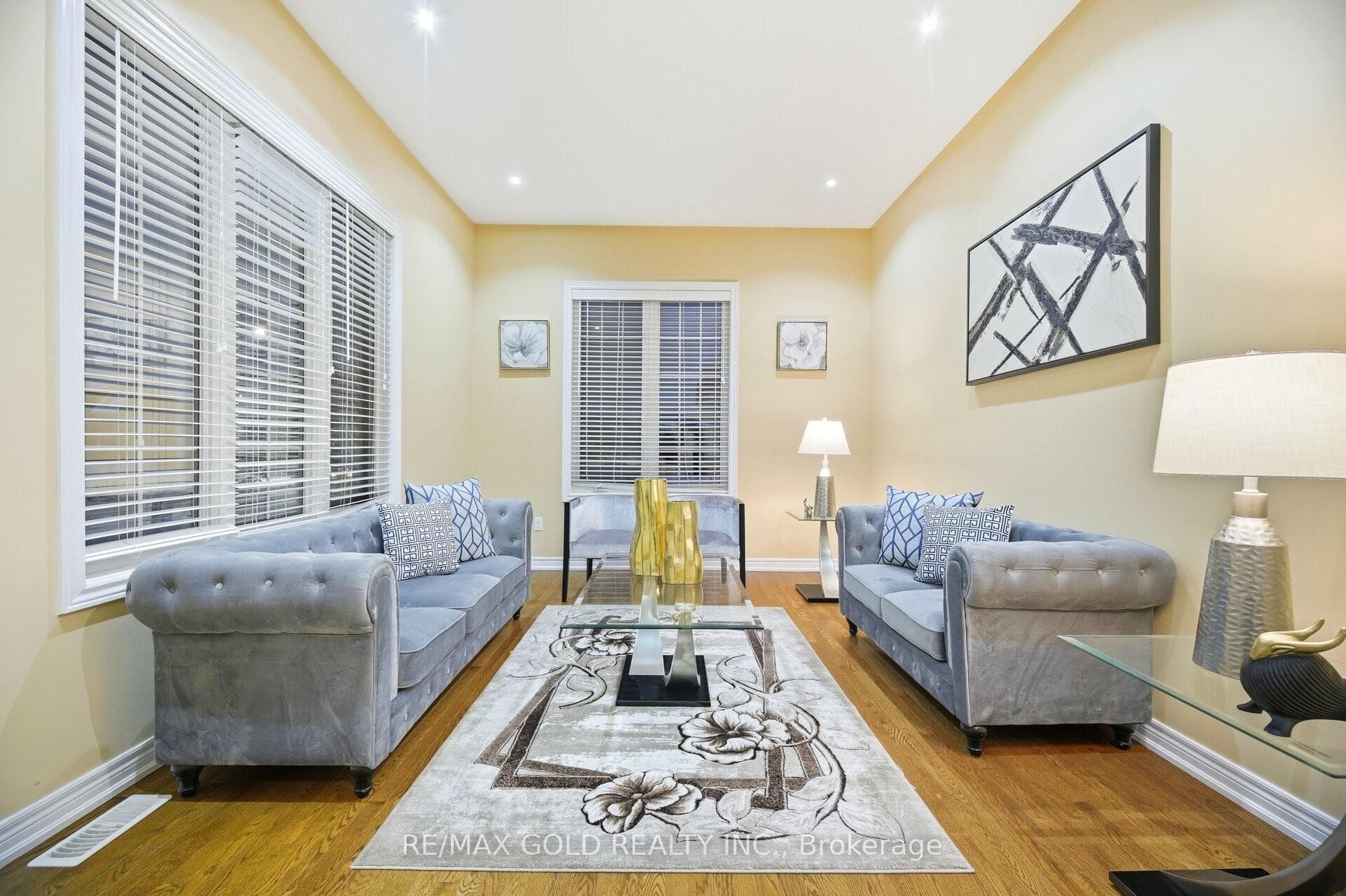 26 Drummondville Drive photo 3