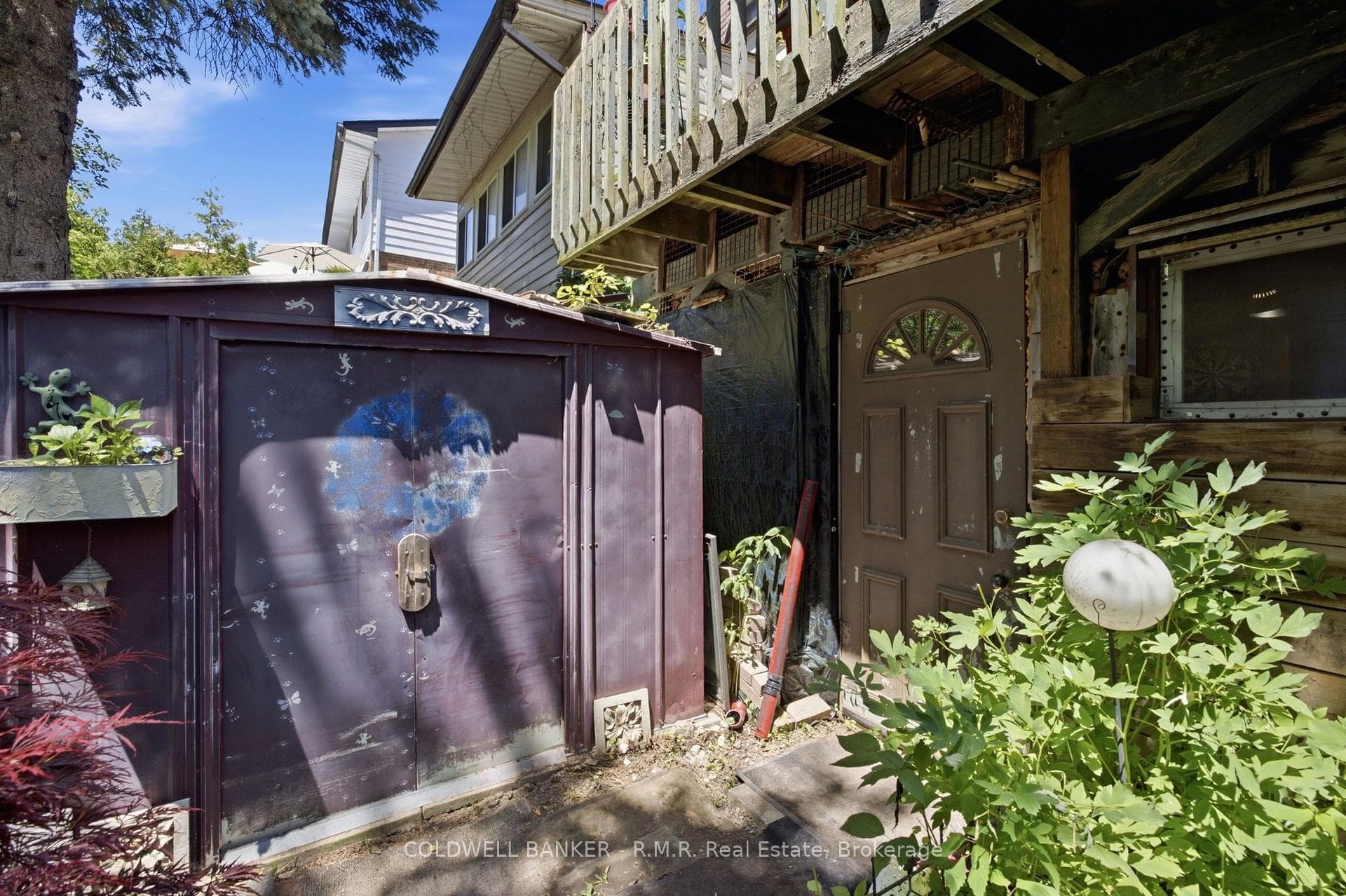358 Camelot Court photo 12