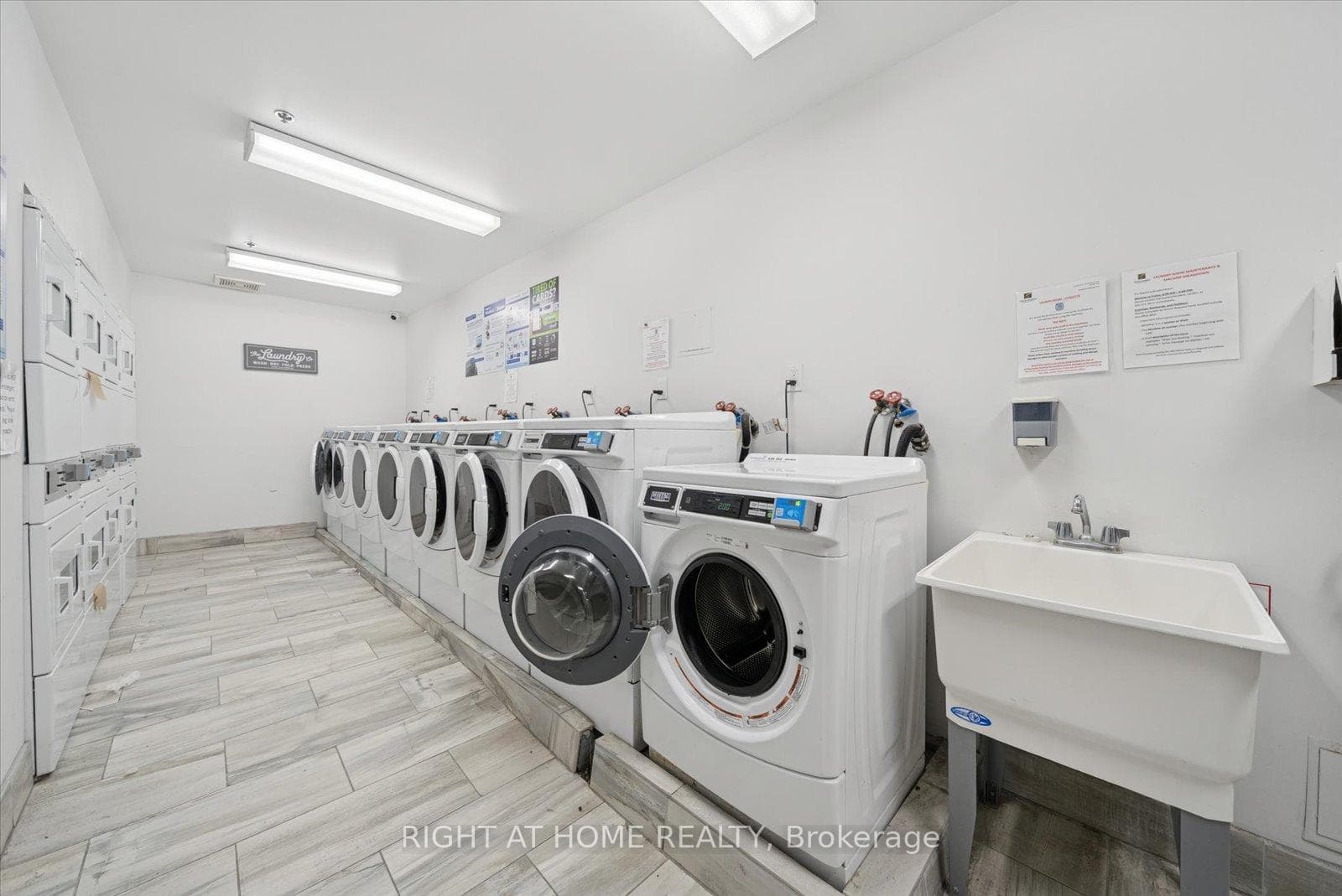 260 Davis Drive Unit 707 photo 36