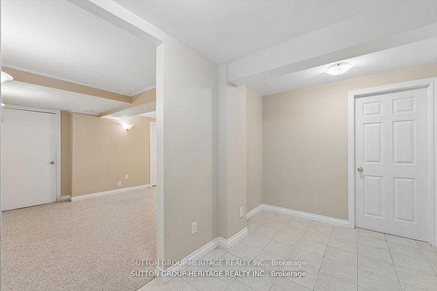 1886 Pine Grove Avenue photo 31