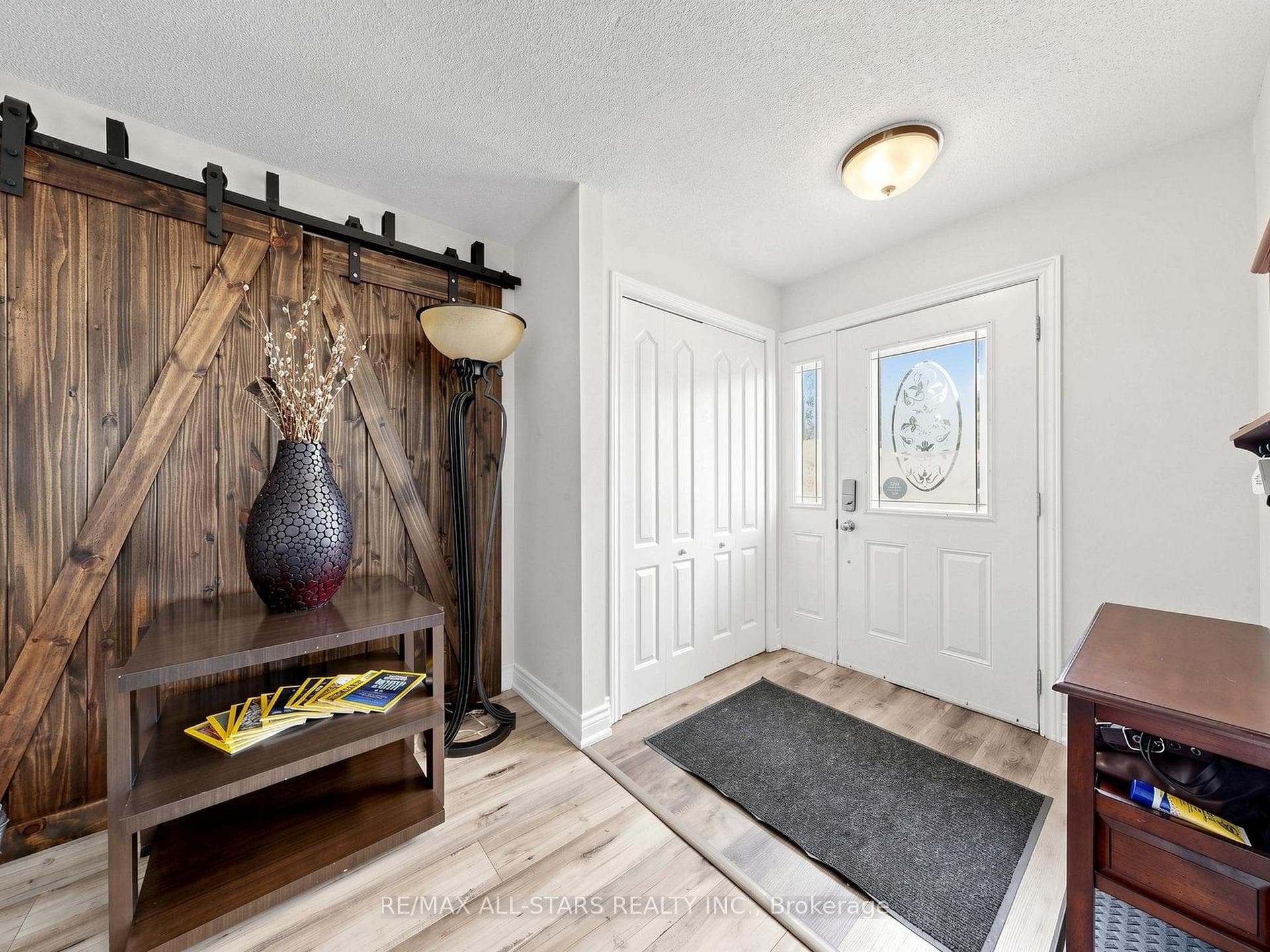 374 Adeline Drive photo 3