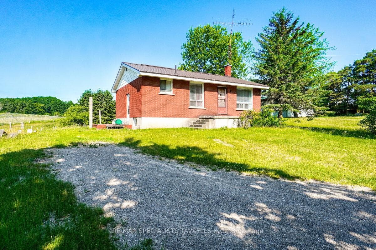 938198 Airport Road photo 14