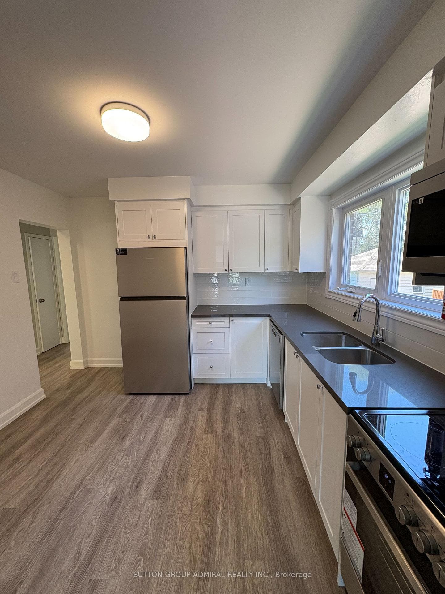 27 Bedford Park Avenue Unit 2 photo 4