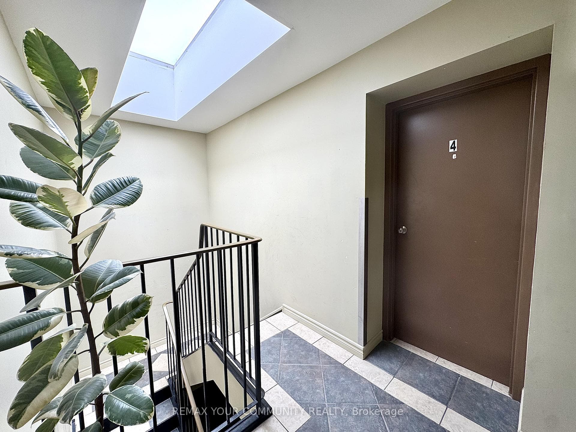2415 Dundas Street Unit Unit 3 photo 14