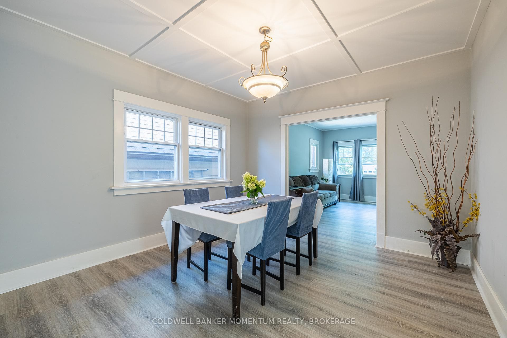 6389 LOCUS Avenue photo 10