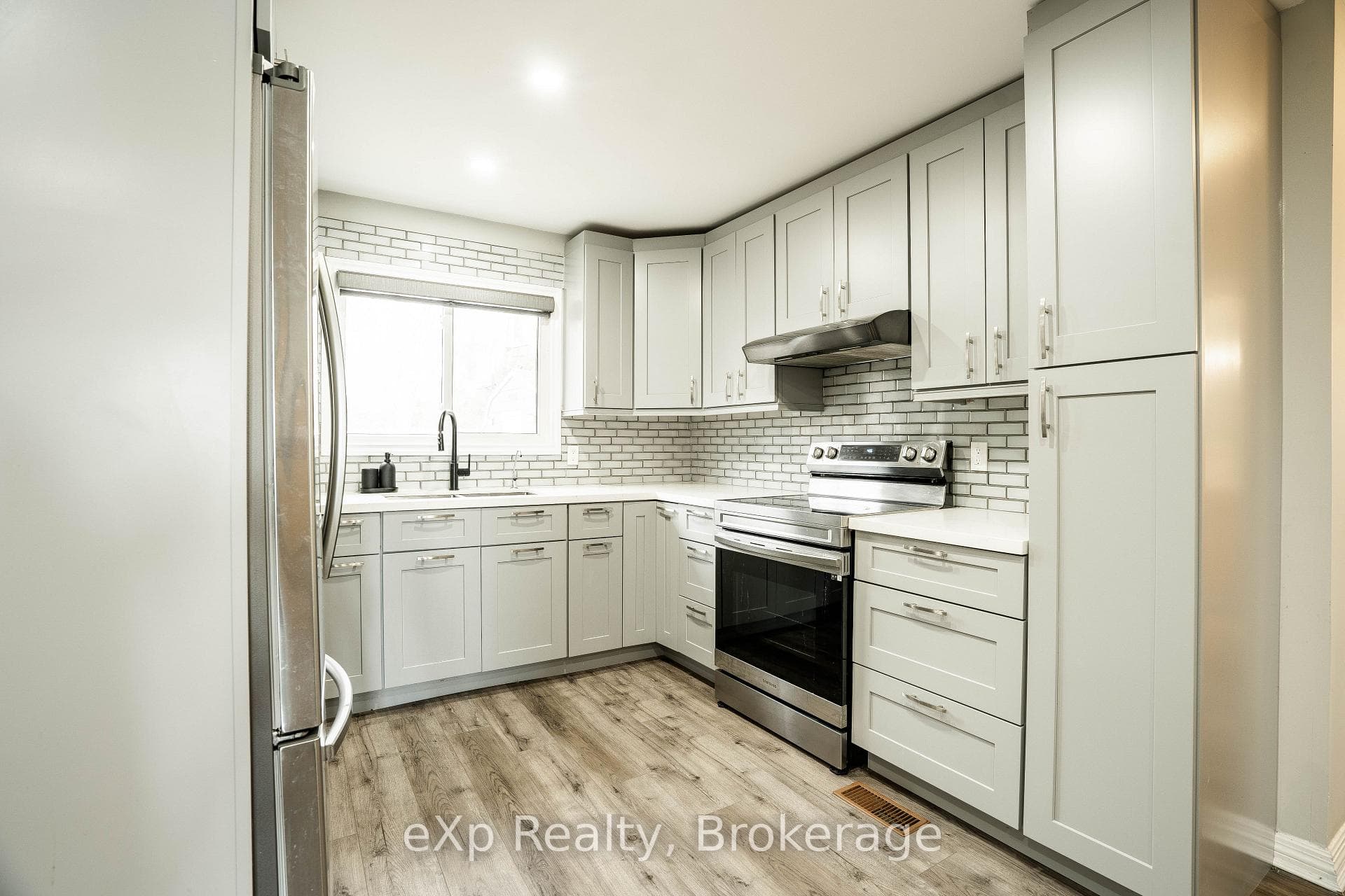170 Francis Drive photo 16