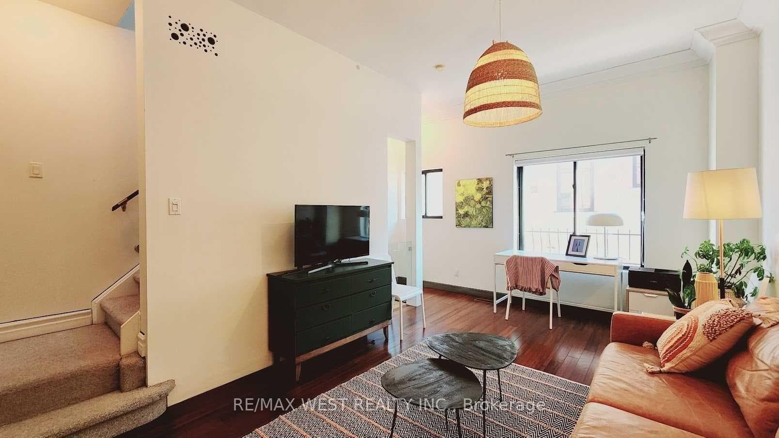 388 Manning Avenue Unit Unit C photo 9