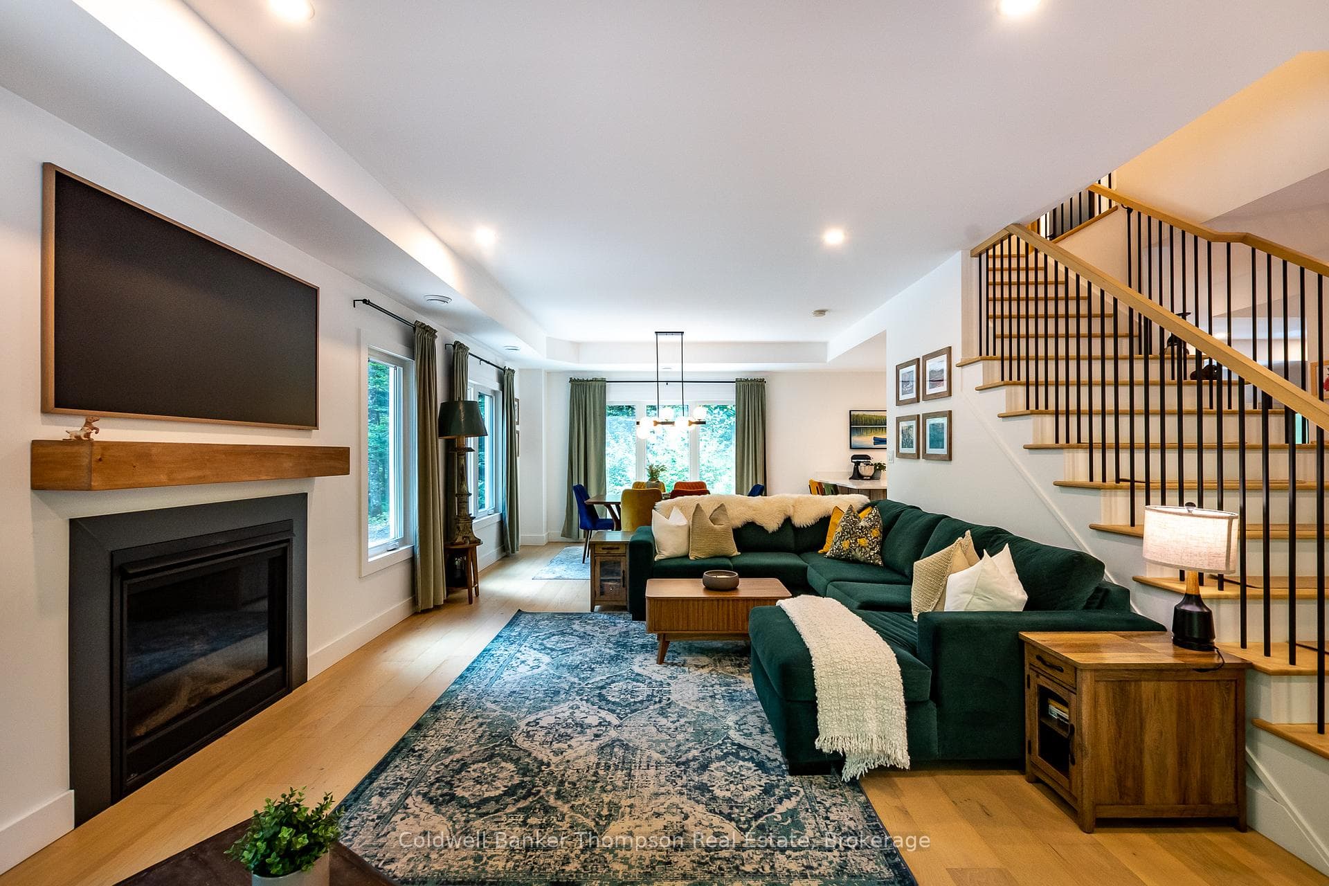 4620 Aspdin Road photo 4