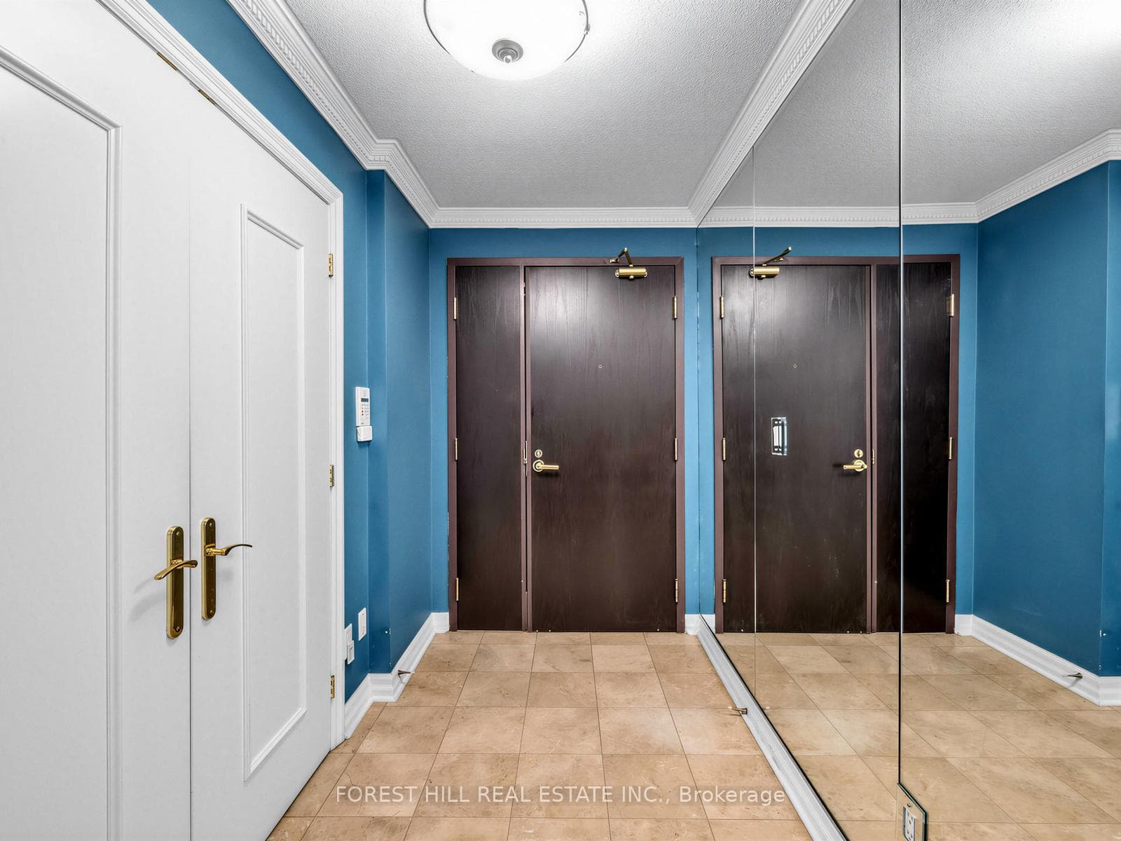 2727 Yonge Street Unit 412 photo 1
