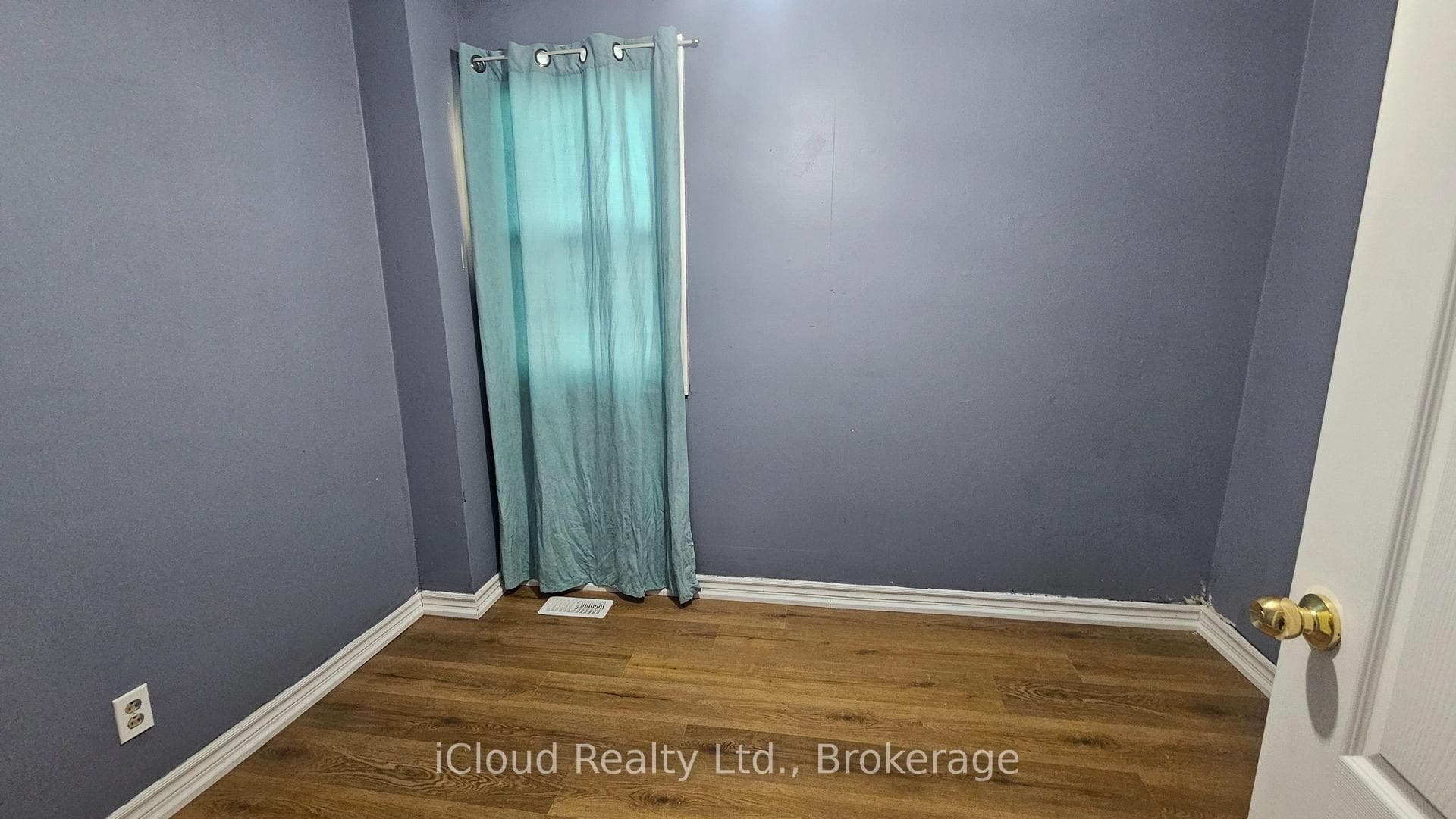 241 John Street photo 5