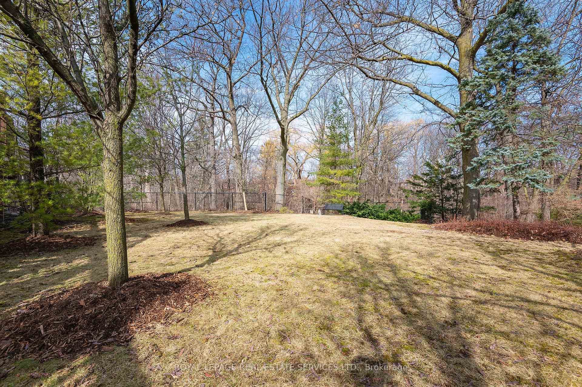 4015 Glen Erin Drive photo 40