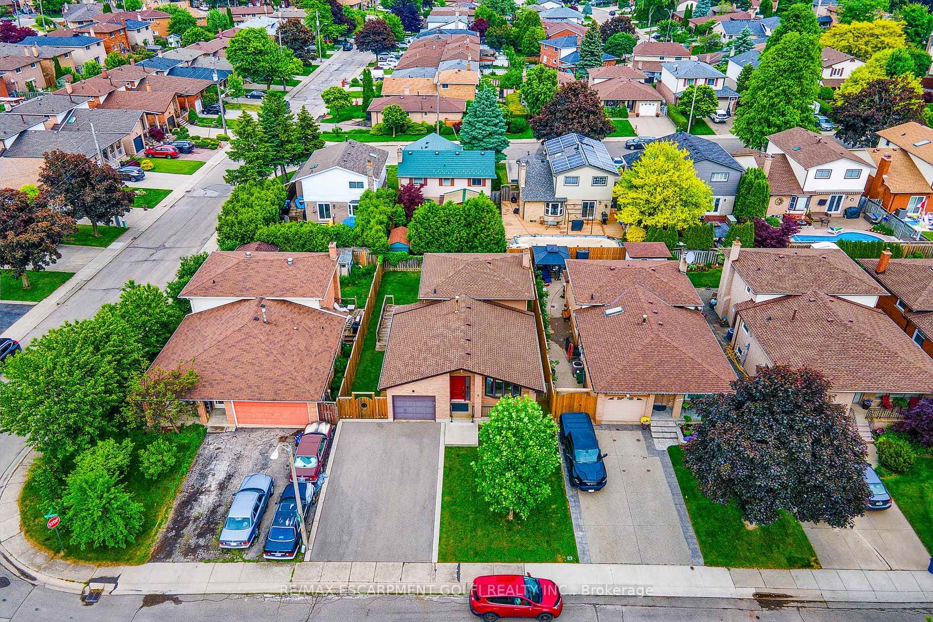 9 Valanna Court photo 36