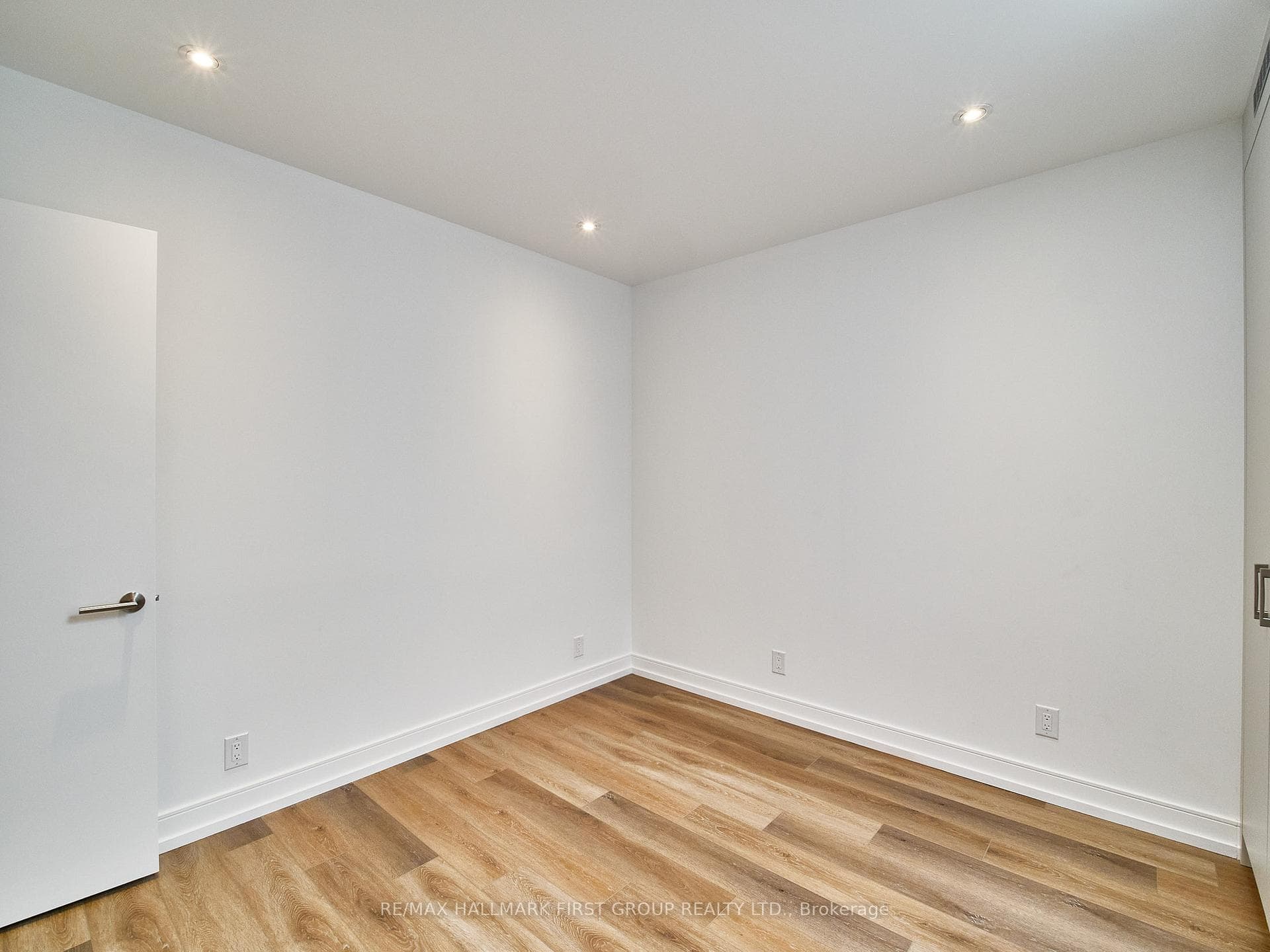 2598 Yonge Street Unit Upper photo 23