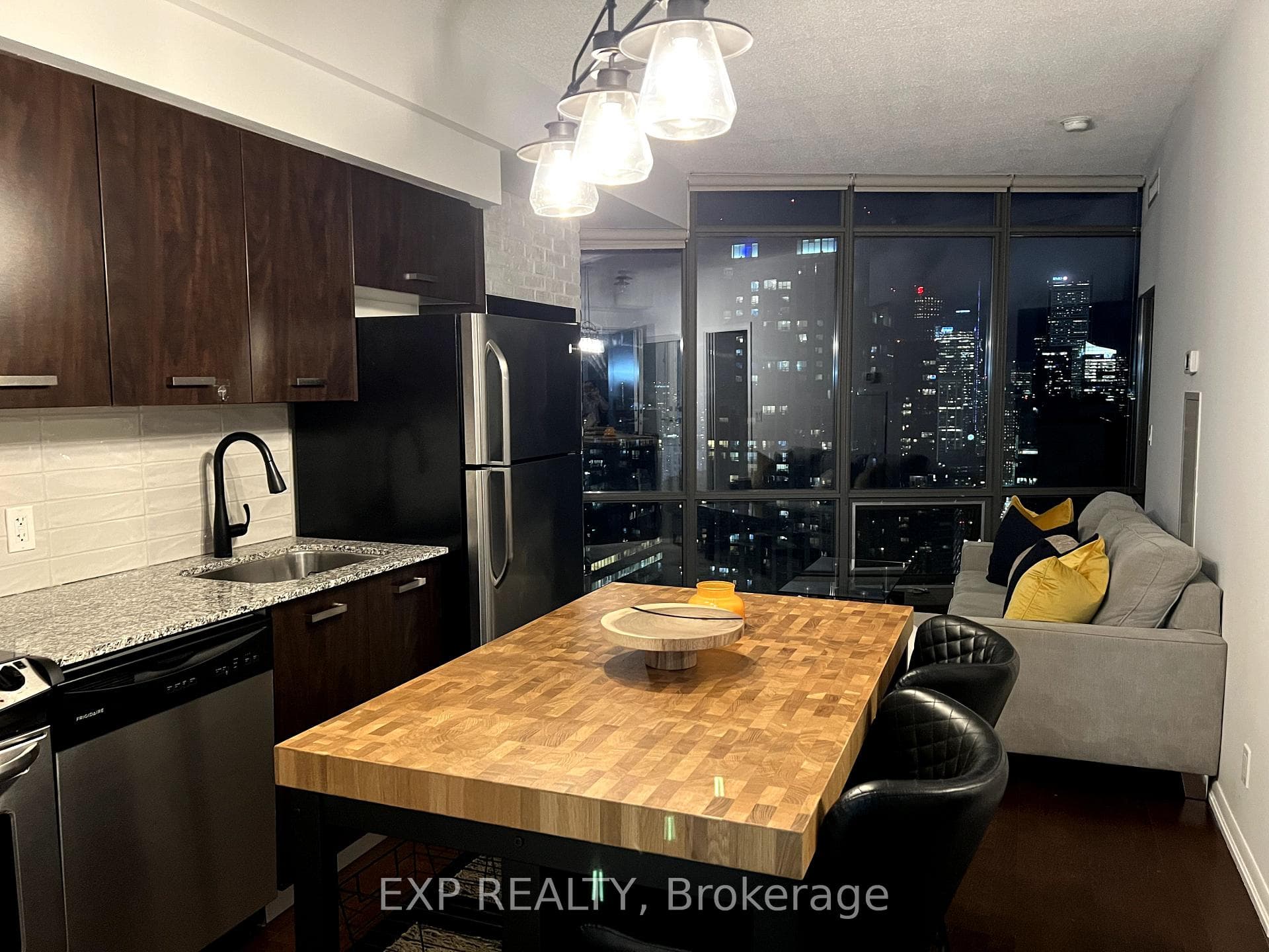 832 Bay Street Unit 3709 photo 7