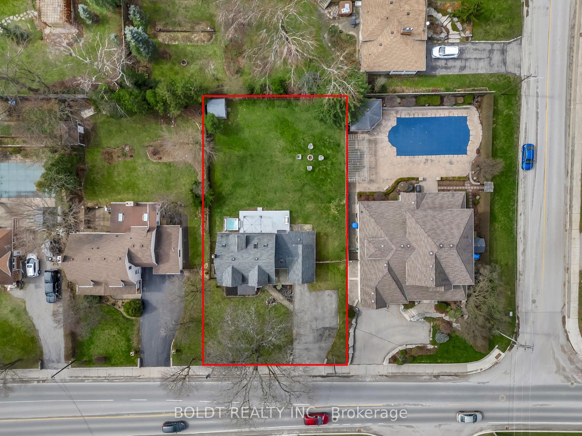 1368 Pelham Street photo 38