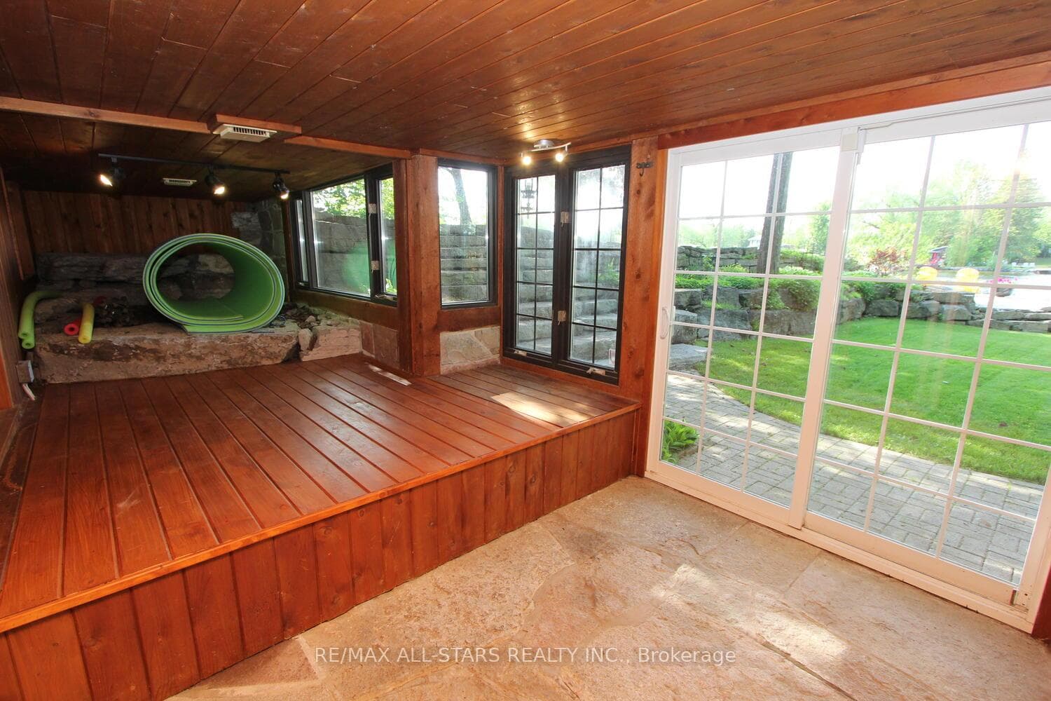 4 Reynolds Court photo 32