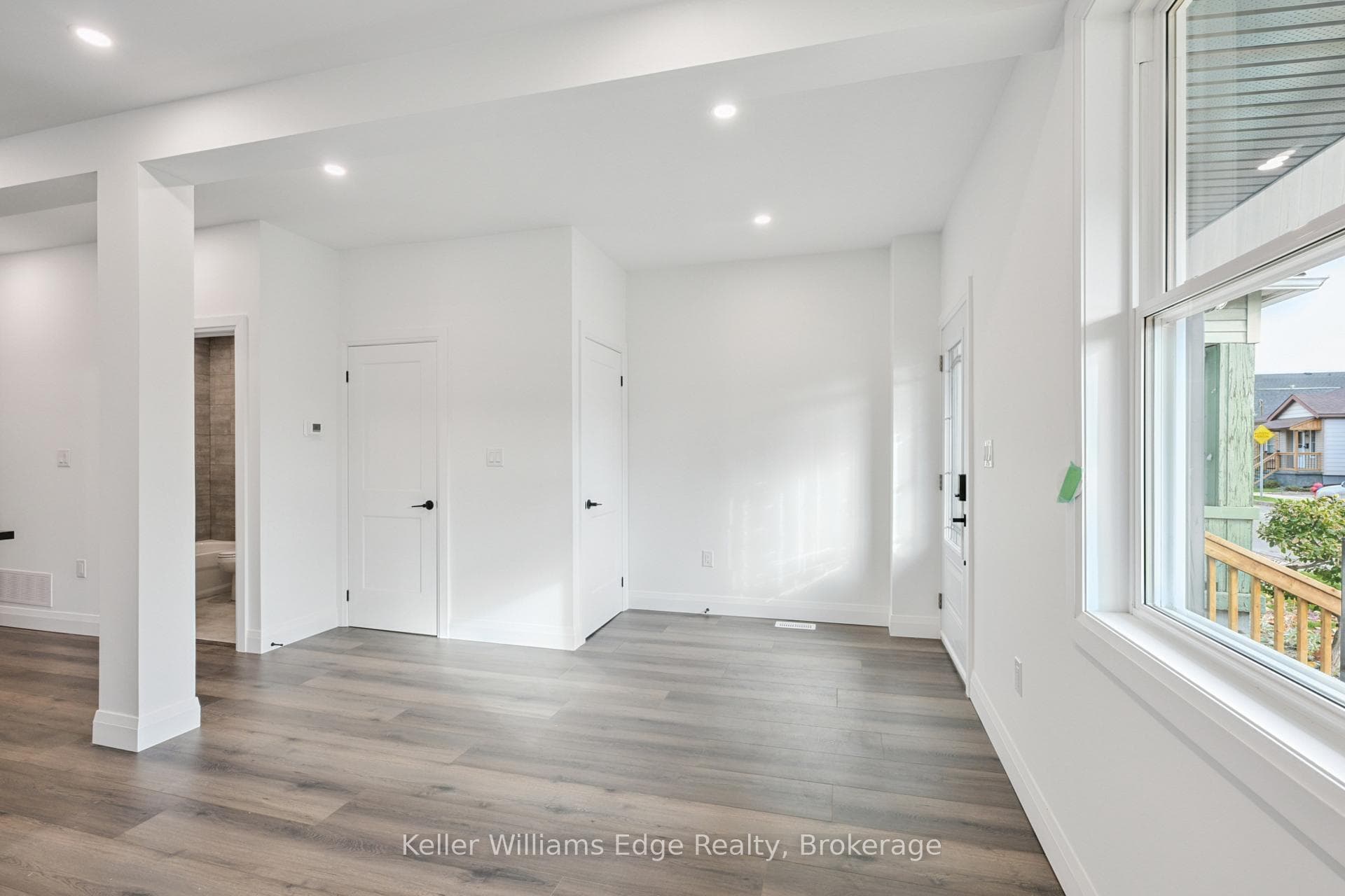 161 Weir Street photo 7