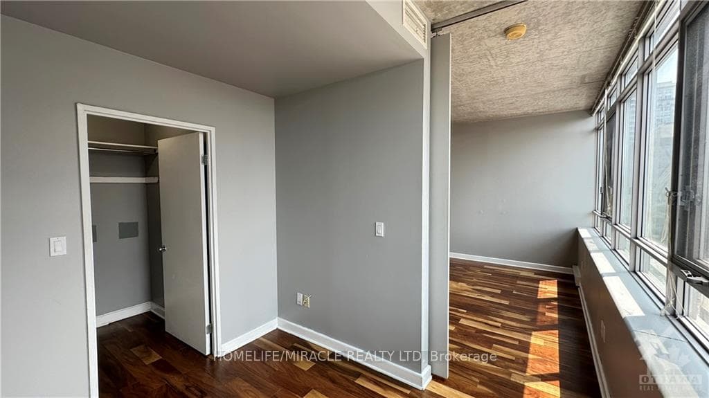 180 York Street Unit 1010 photo 7