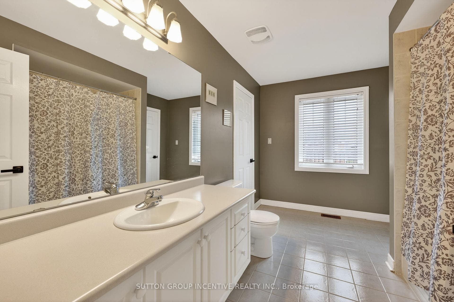 26 Prince Of Wales Drive photo 24