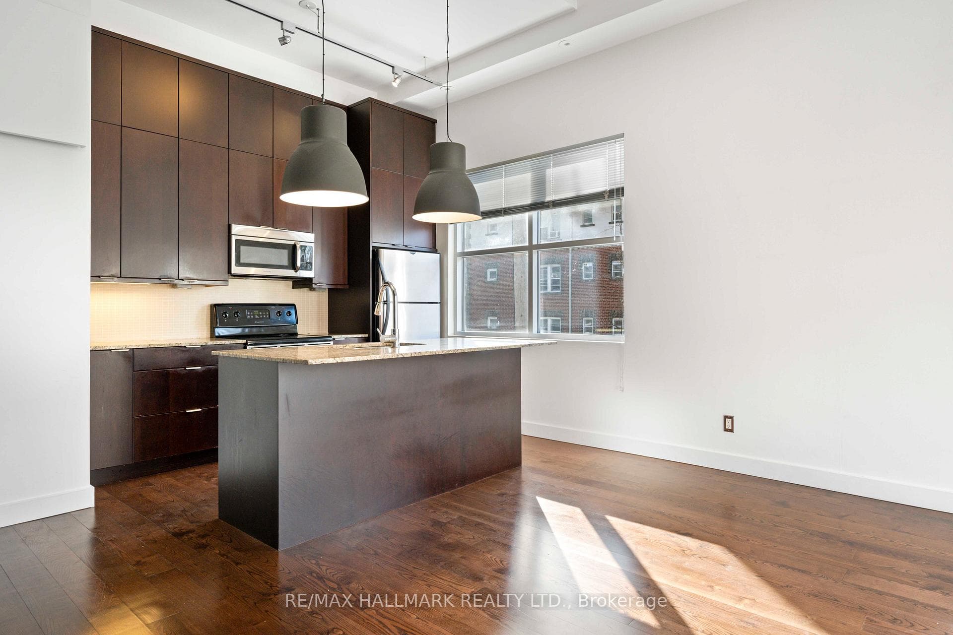 1842 Queen Street Unit 202 photo 6