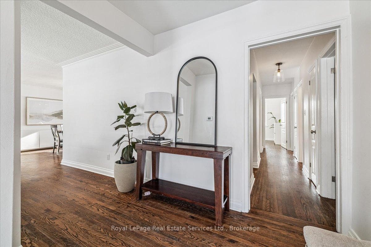 384 Strathcona Drive photo 4