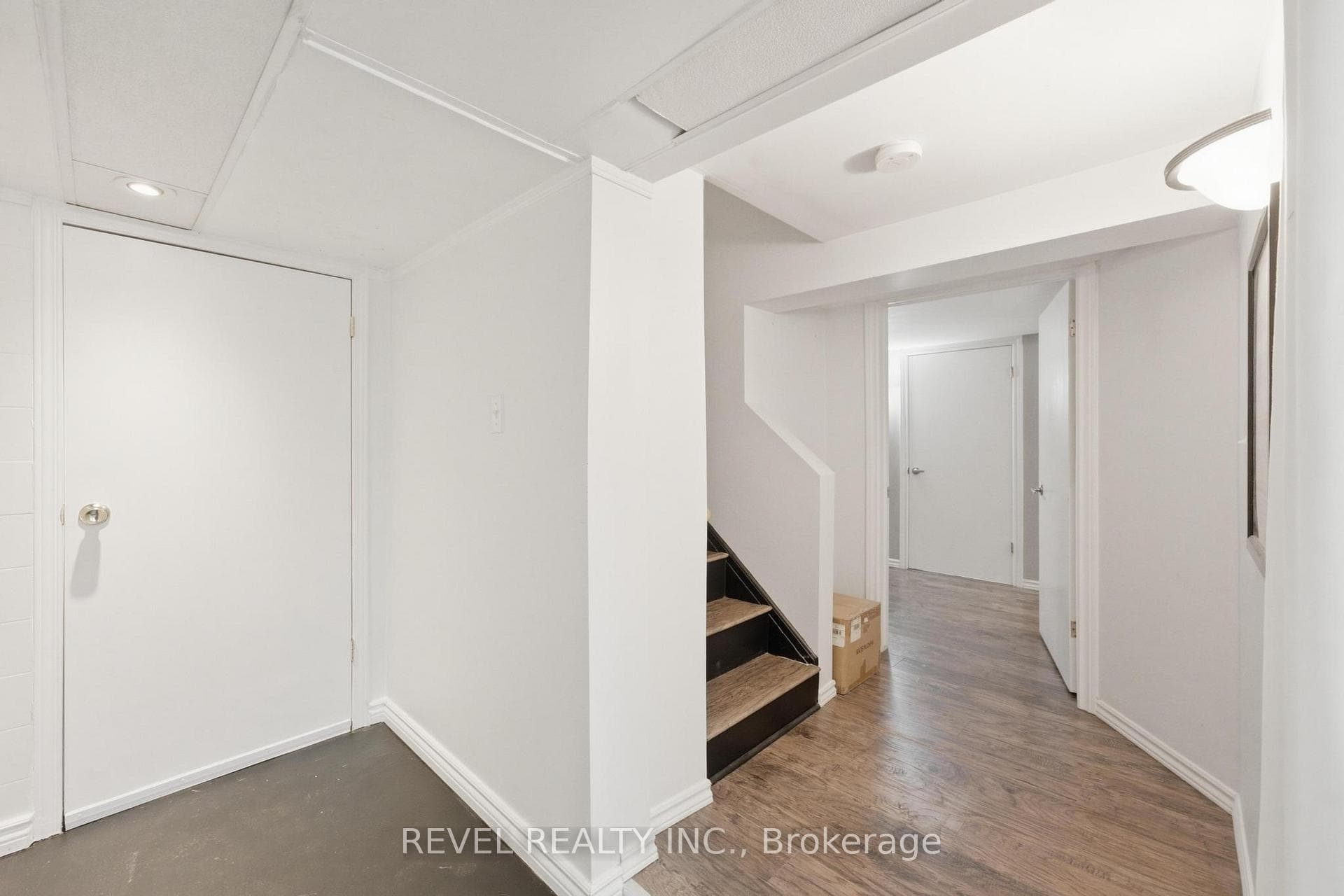 481 Upper Gage Avenue photo 22