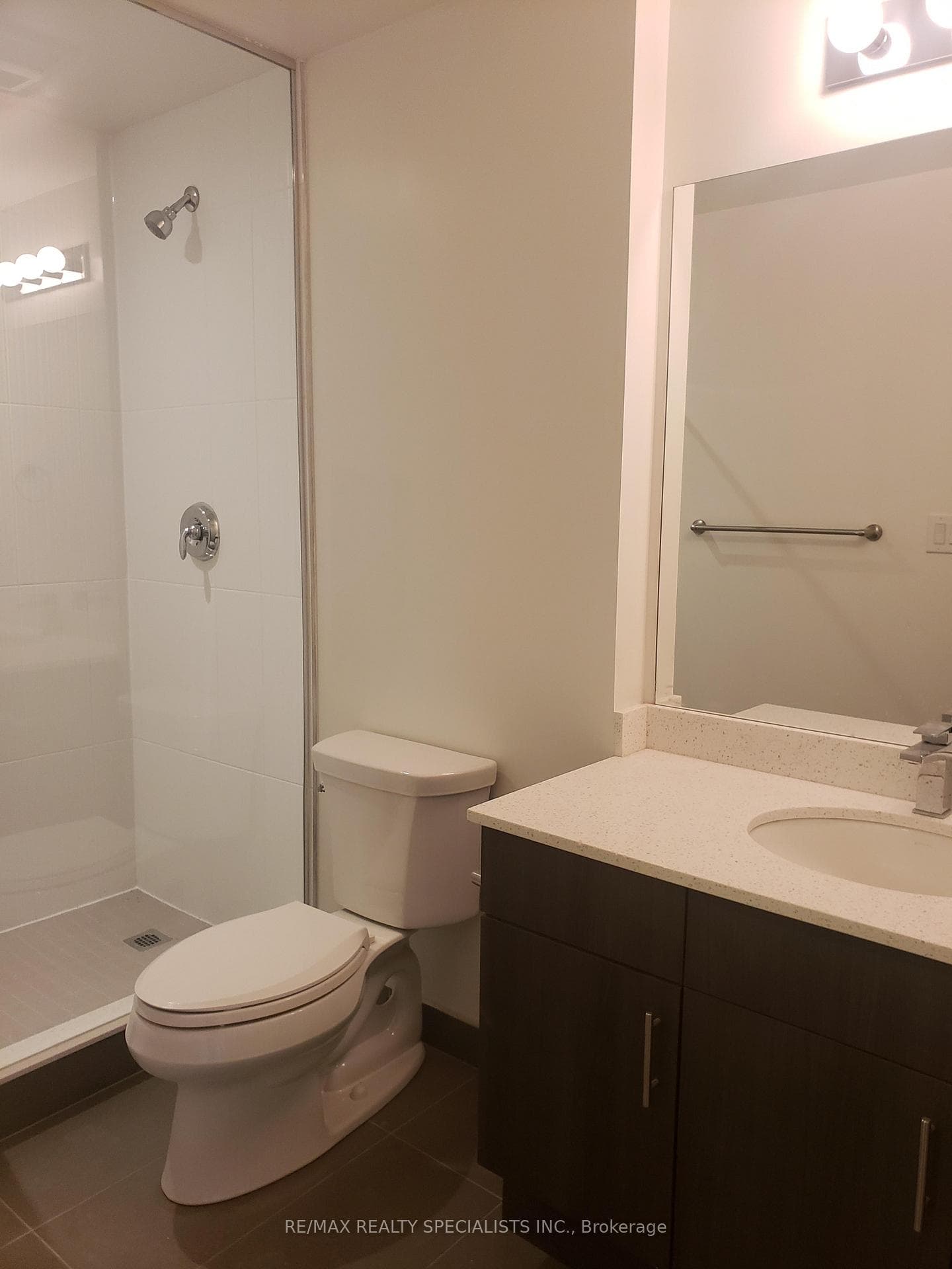 560 NORTH SERVICE Road Unit 206 photo 7