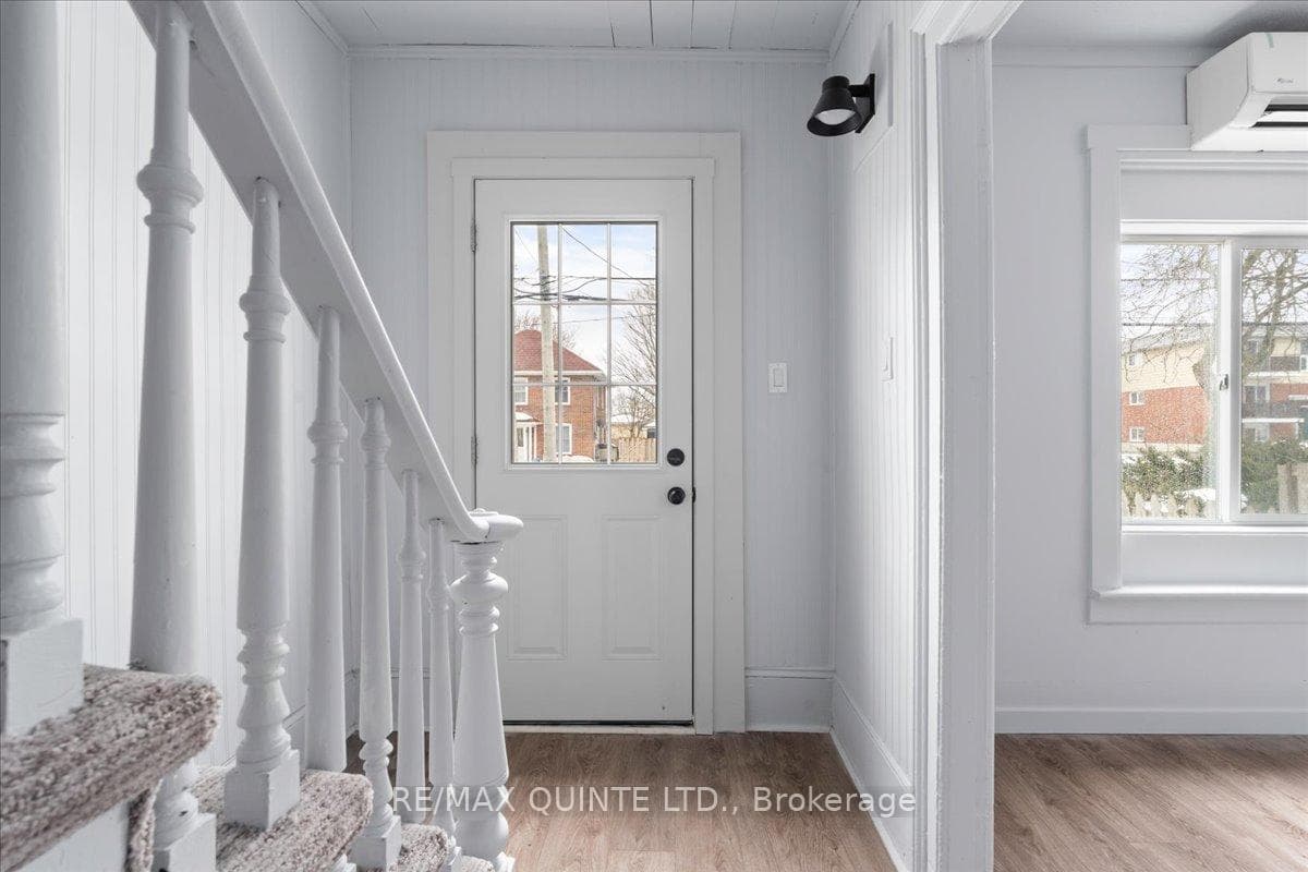 126 Henry Street photo 3