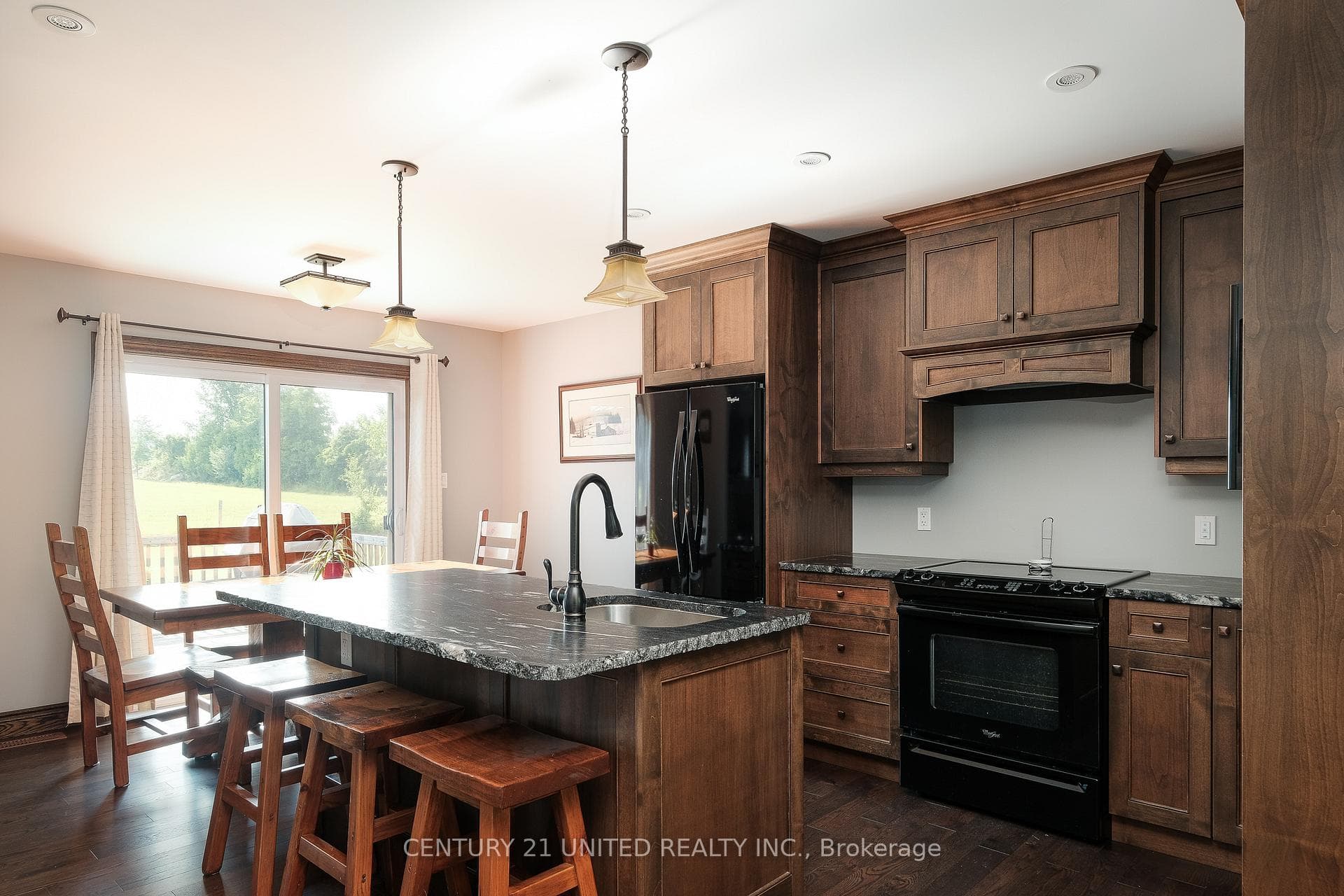 1188 Connaught Drive photo 6