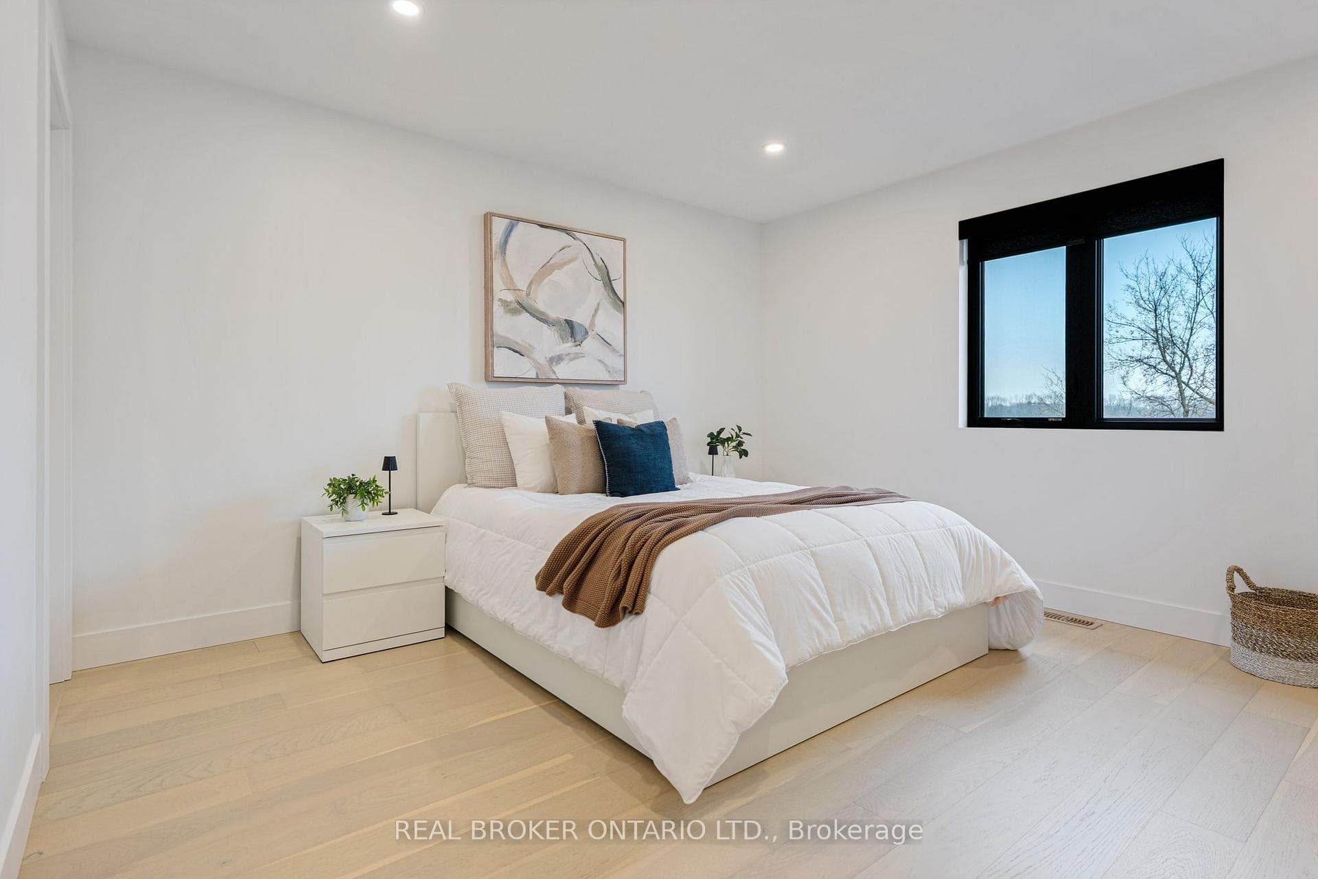 12 Macneil Court photo 24