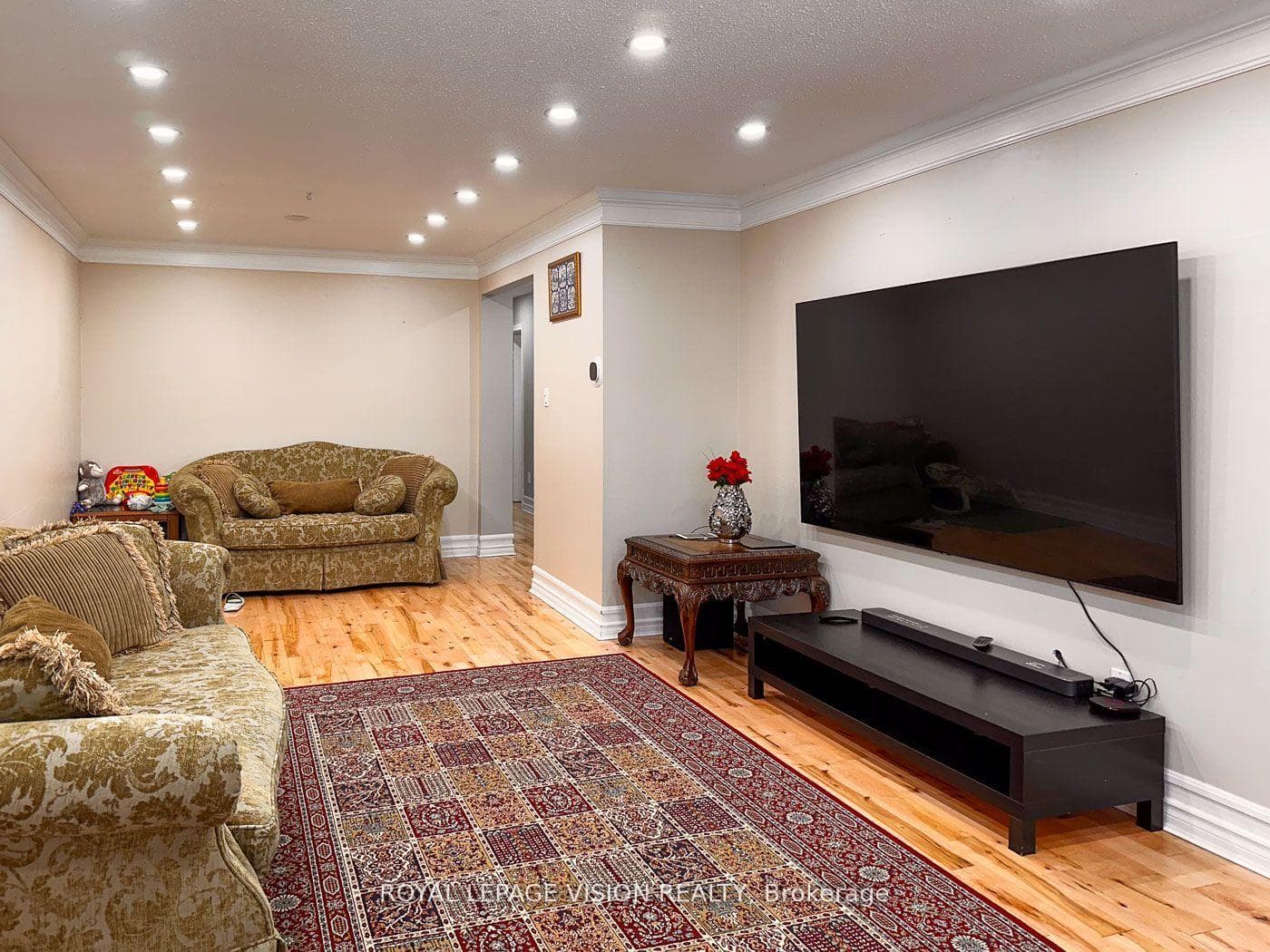 32 Goldring Drive photo 8