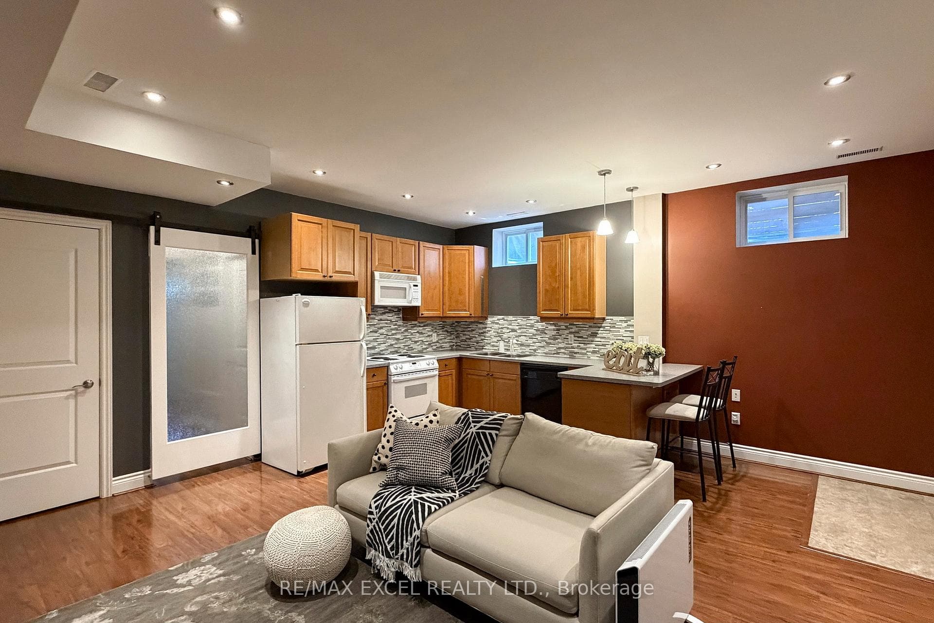 90 Fairleigh Crescent photo 39